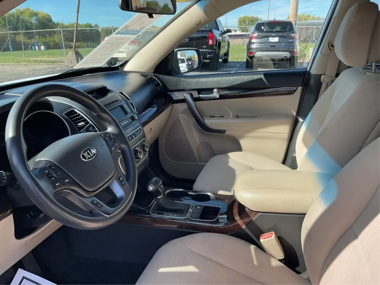 2015 Kia Sorento LX (5XYKTCA66FG) with an 2.4L I-4 gasoline direct injection engine, located at 1230 East Main St, Xenia, OH, 45385, (937) 908-9800, 39.688026, -83.910172 - Are you ready to elevate your family adventures or conquer your daily commutes? The 2015 Kia Sorento LX is the perfect companion for anyone seeking versatility, reliability, and comfort on the road. With ample space for growing families or weekend getaways, this SUV is designed to adapt to your life - Photo#9