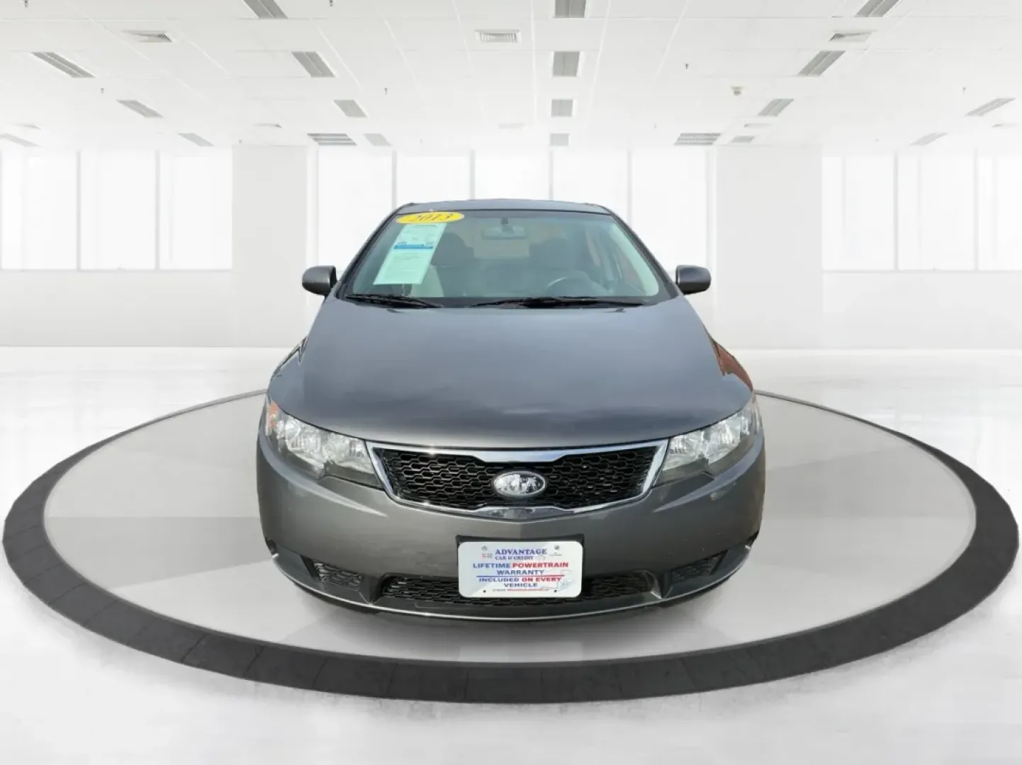 2013 Kia Forte EX (KNAFU4A27D5) with an 2L I-4 DOHC engine, located at 1230 East Main St, Xenia, OH, 45385, (937) 908-9800, 39.688026, -83.910172 - Are you searching for the perfect vehicle that seamlessly blends comfort, reliability, and affordability? Look no further than the 2013 Kia Forte EX, available now at Advantage Car and Credit in Xenia, OH. This stylish sedan is ideal for both daily commutes and weekend getaways, making it perfect fo - Photo#7