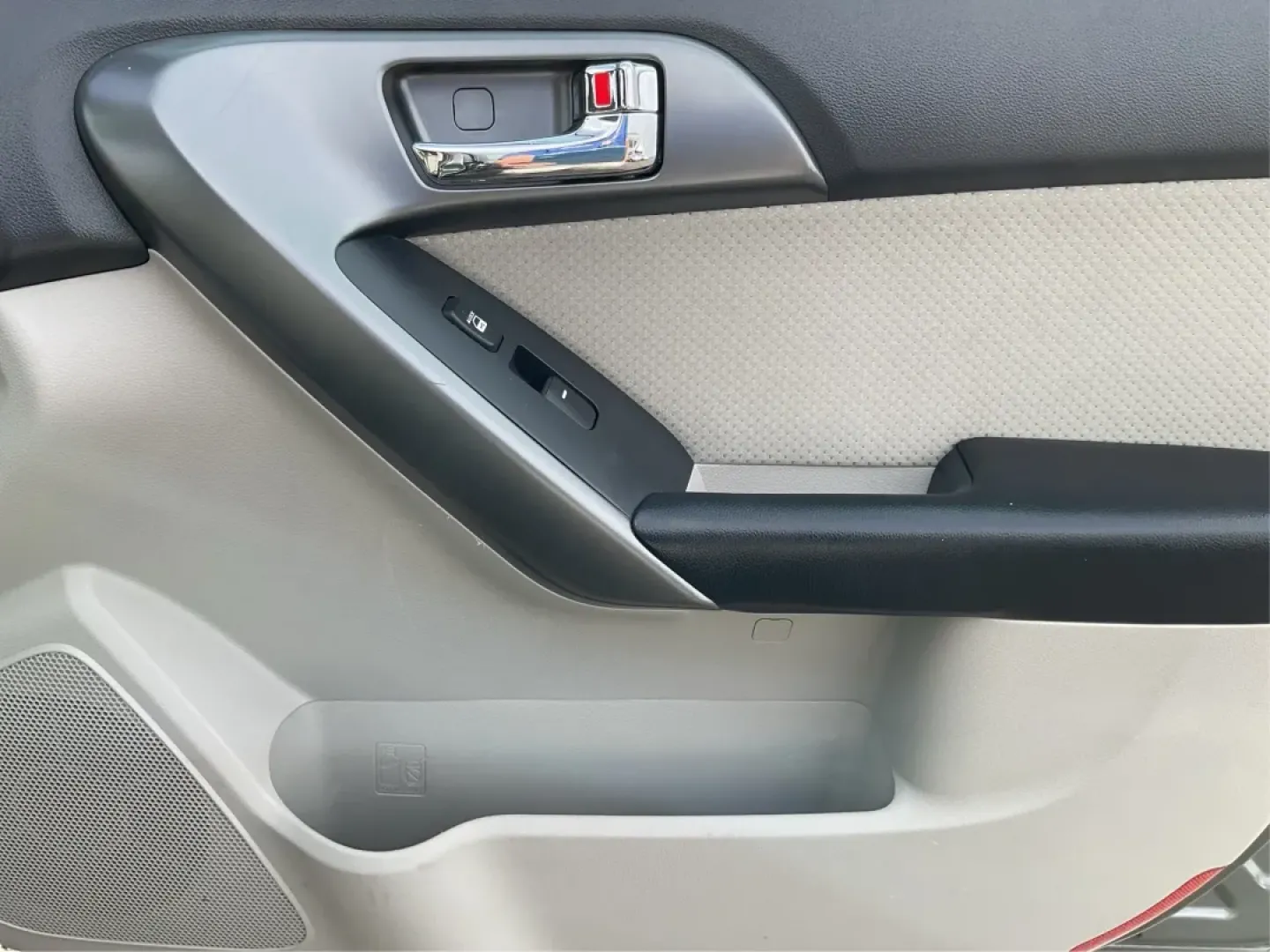 2013 Kia Forte EX (KNAFU4A27D5) with an 2L I-4 DOHC engine, located at 1230 East Main St, Xenia, OH, 45385, (937) 908-9800, 39.688026, -83.910172 - Are you searching for the perfect vehicle that seamlessly blends comfort, reliability, and affordability? Look no further than the 2013 Kia Forte EX, available now at Advantage Car and Credit in Xenia, OH. This stylish sedan is ideal for both daily commutes and weekend getaways, making it perfect fo - Photo#17