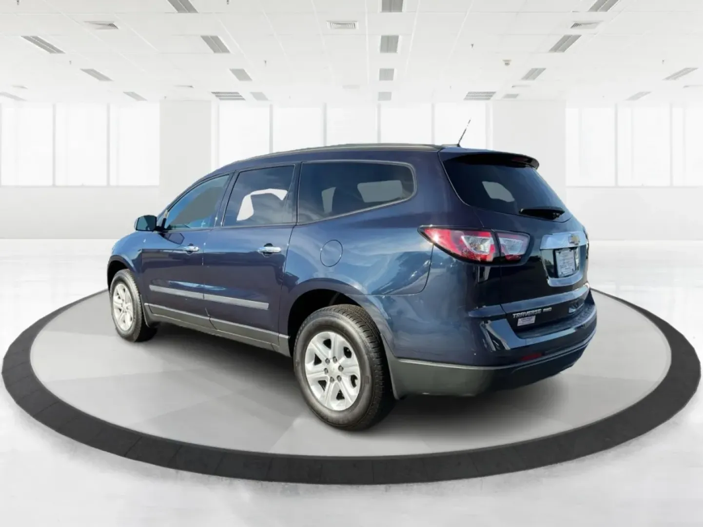 2017 Chevrolet Traverse LS (1GNKVFKD4HJ) with an 3.6L V-6 gasoline direct injection engine, located at 8750 N County Rd 25A, Piqua, OH, 45356, (937) 908-9800, 40.164391, -84.232513 - Experience the perfect blend of style and functionality with the 2017 Chevrolet Traverse LS, available at Advantage Car and Credit - Piqua. This versatile SUV is tailored for families on the go, weekend adventurers, or anyone seeking a reliable vehicle to navigate life's journeys. With spacious seat - Photo#4