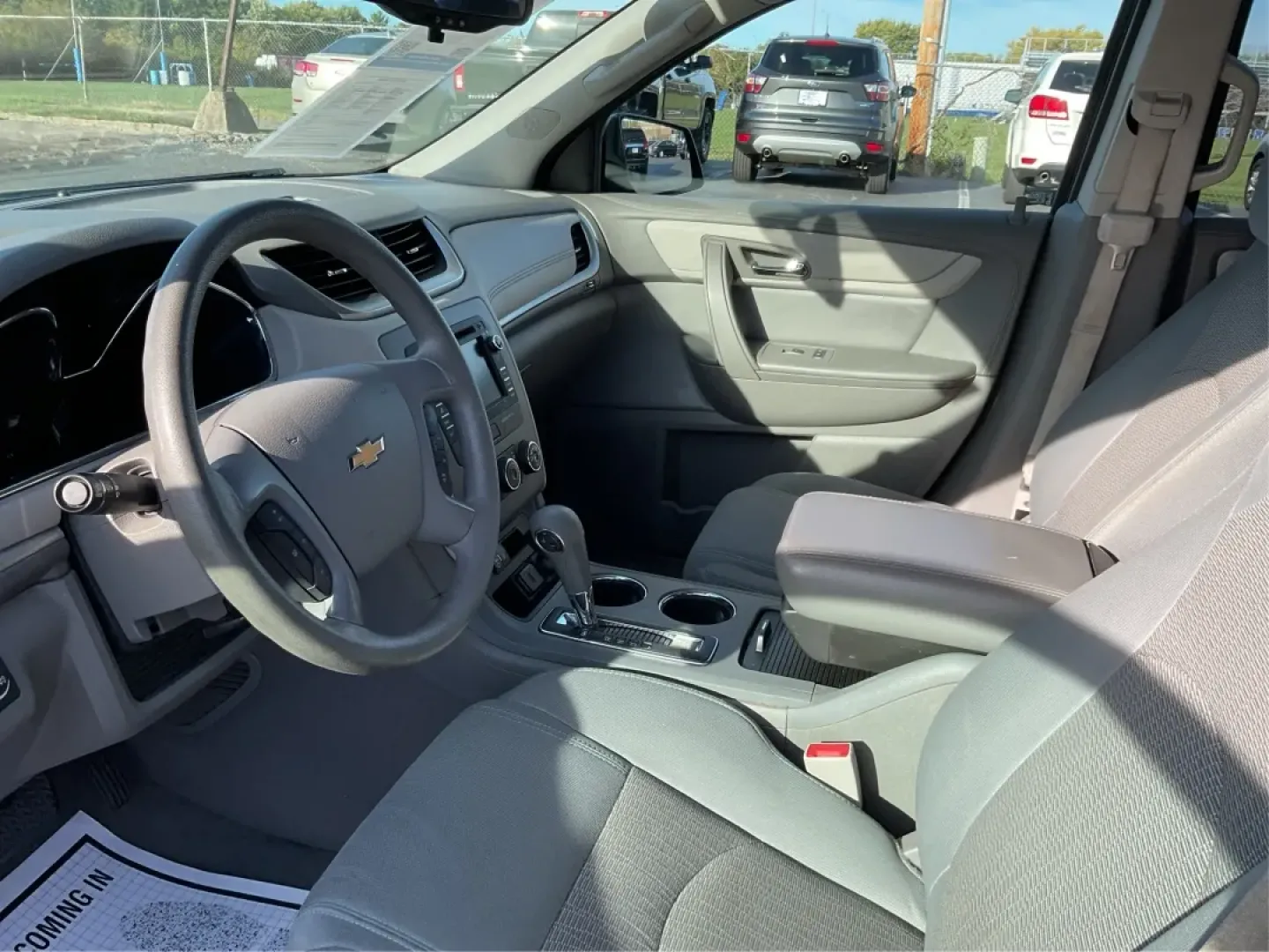 2017 Chevrolet Traverse LS (1GNKVFKD4HJ) with an 3.6L V-6 gasoline direct injection engine, located at 8750 N County Rd 25A, Piqua, OH, 45356, (937) 908-9800, 40.164391, -84.232513 - Experience the perfect blend of style and functionality with the 2017 Chevrolet Traverse LS, available at Advantage Car and Credit - Piqua. This versatile SUV is tailored for families on the go, weekend adventurers, or anyone seeking a reliable vehicle to navigate life's journeys. With spacious seat - Photo#9