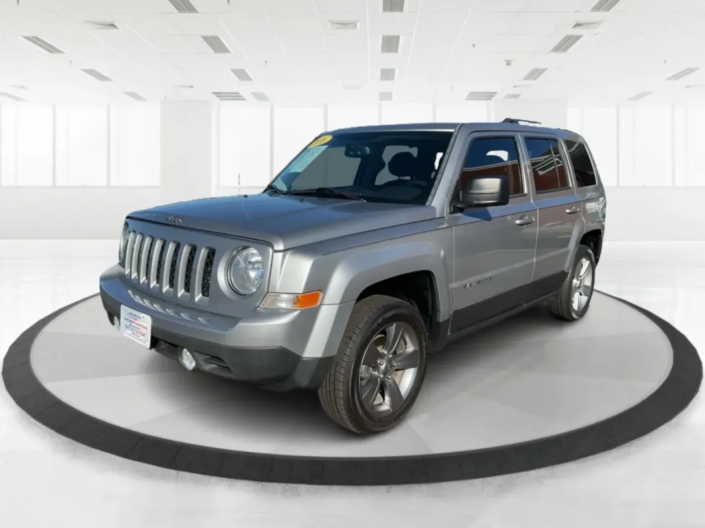 2016 Jeep Patriot Sport SE (1C4NJPBA0GD) with an 2L I-4 DOHC engine, located at 4508 South Dixie Dr, Moraine, OH, 45439, (937) 908-9800, 39.689976, -84.218452 - **Explore Adventure with the 2016 Jeep Patriot Sport SE Your Next Road Trip Awaits!**<br /> <br /> When it comes to memorable road trips or weekend getaways, having the right vehicle can make all the difference. The **2016 Jeep Patriot Sport SE** is designed for those who crave the thrill of advent - Photo#8