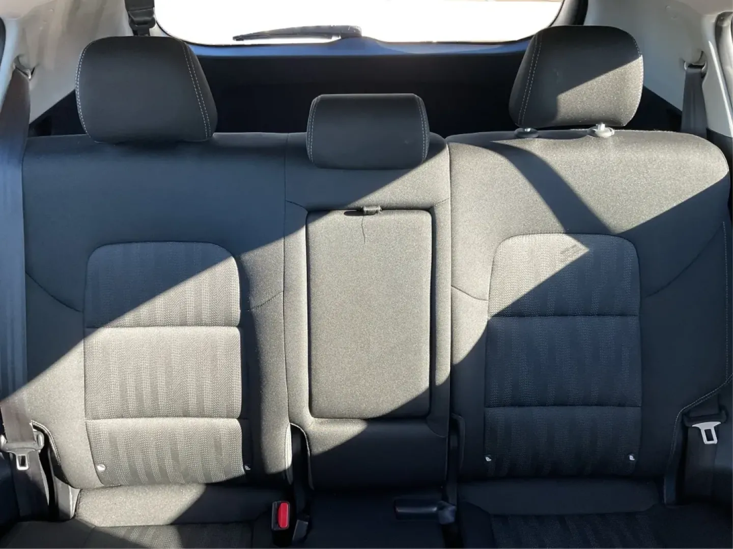 2017 Kia Sportage LX (KNDPMCAC2H7) with an Theta II 2.4L I-4 gasoline direct injection engine, 6A transmission, located at 1230 East Main St, Xenia, OH, 45385, (937) 908-9800, 39.688026, -83.910172 - **Discover Your Next Adventure with the 2017 Kia Sportage LX at Advantage Car and Credit Riverside!**<br /> <br /> Looking for a reliable vehicle that perfectly balances comfort, style, and performance for your next family road trip or daily commute? The 2017 Kia Sportage LX is more than just a cro - Photo#14