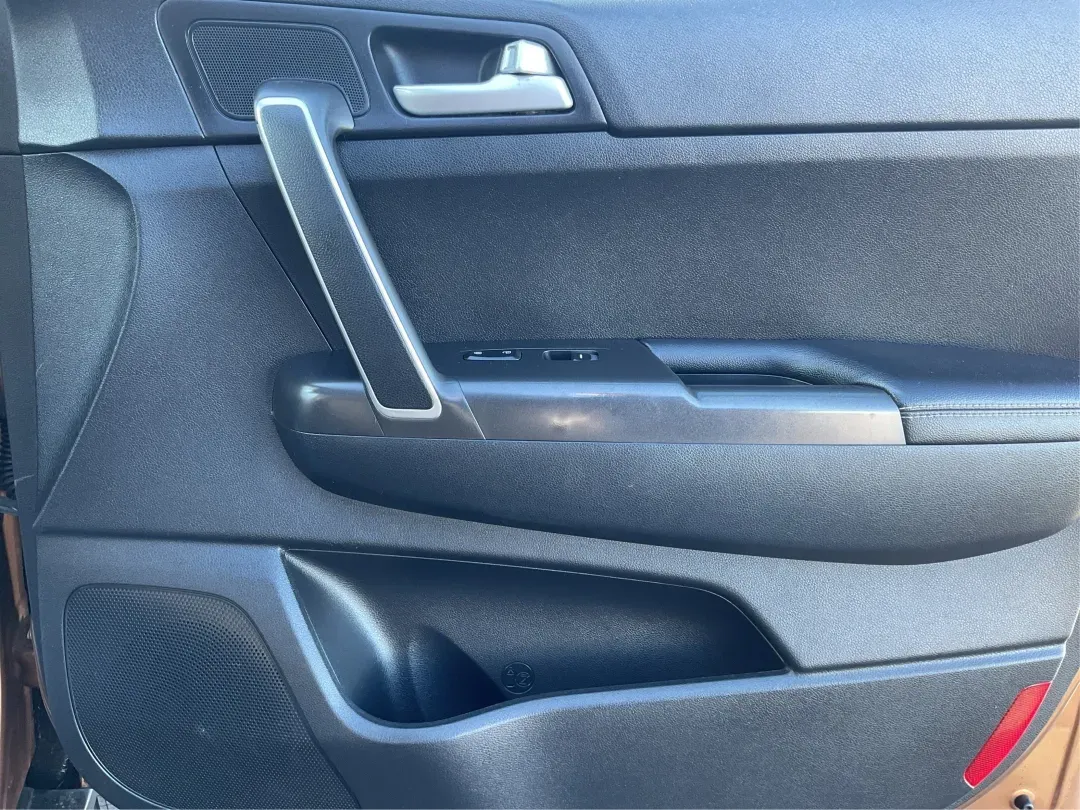 2017 Kia Sportage LX (KNDPMCAC2H7) with an Theta II 2.4L I-4 gasoline direct injection engine, located at 1230 East Main St, Xenia, OH, 45385, (937) 908-9800, 39.688026, -83.910172 - 2017 Kia Sportage LX - Photo#18