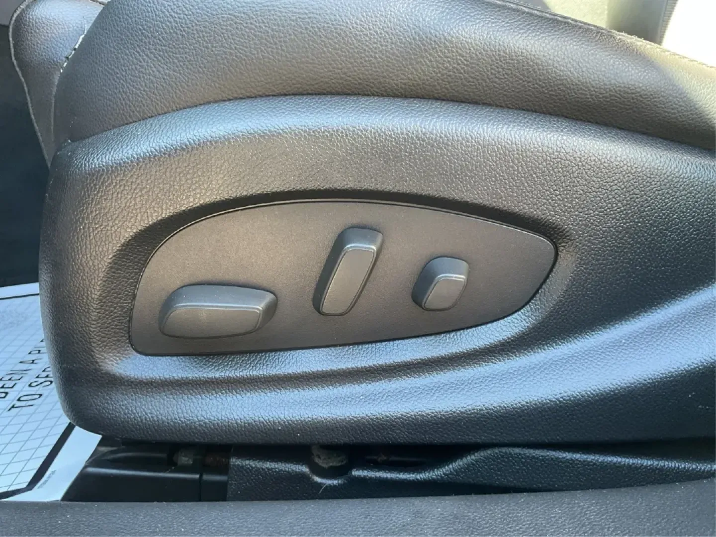 2014 Chevrolet Impala 1LT (1G1115SL8EU) with an ECOTEC 2.5L I-4 gasoline direct injection engine, located at 1230 East Main St, Xenia, OH, 45385, (937) 908-9800, 39.688026, -83.910172 - Experience the ultimate in comfort, style, and performance with this **2014 Chevrolet Impala 1LT**, available now at **Advantage Car and Credit - Xenia**, your premier buy here pay here dealership located at **1230 East Main St, Xenia, OH 45385**. This sleek sedan is perfect for busy professionals c - Photo#17