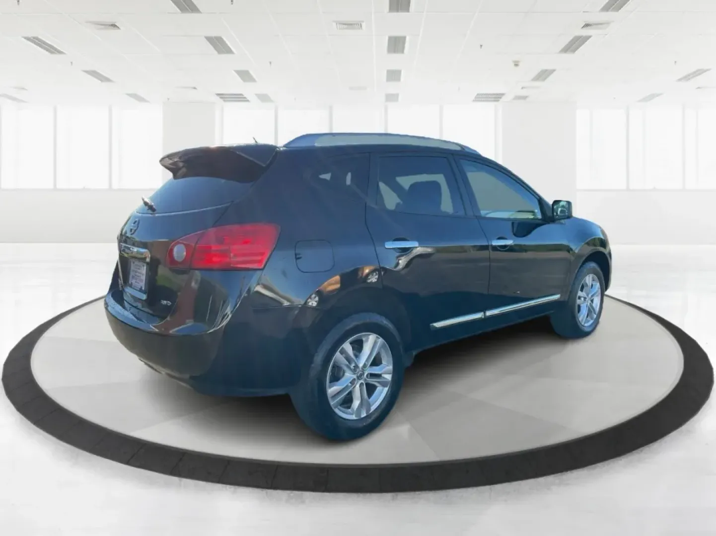 2015 Nissan Rogue S (JN8AS5MV2FW) with an 2.5L I-4 DOHC engine, located at 401 Woodman Dr, Riverside, OH, 45431, (937) 908-9800, 39.760899, -84.123421 - Are you ready to elevate your daily commute or embark on spontaneous weekend getaways? The 2015 Nissan Rogue, available at Advantage Car and Credit in Troy, OH, is the perfect SUV for those who crave versatility and style. With its all-wheel drive and spacious interior, this vehicle is not just a mo - Photo#2