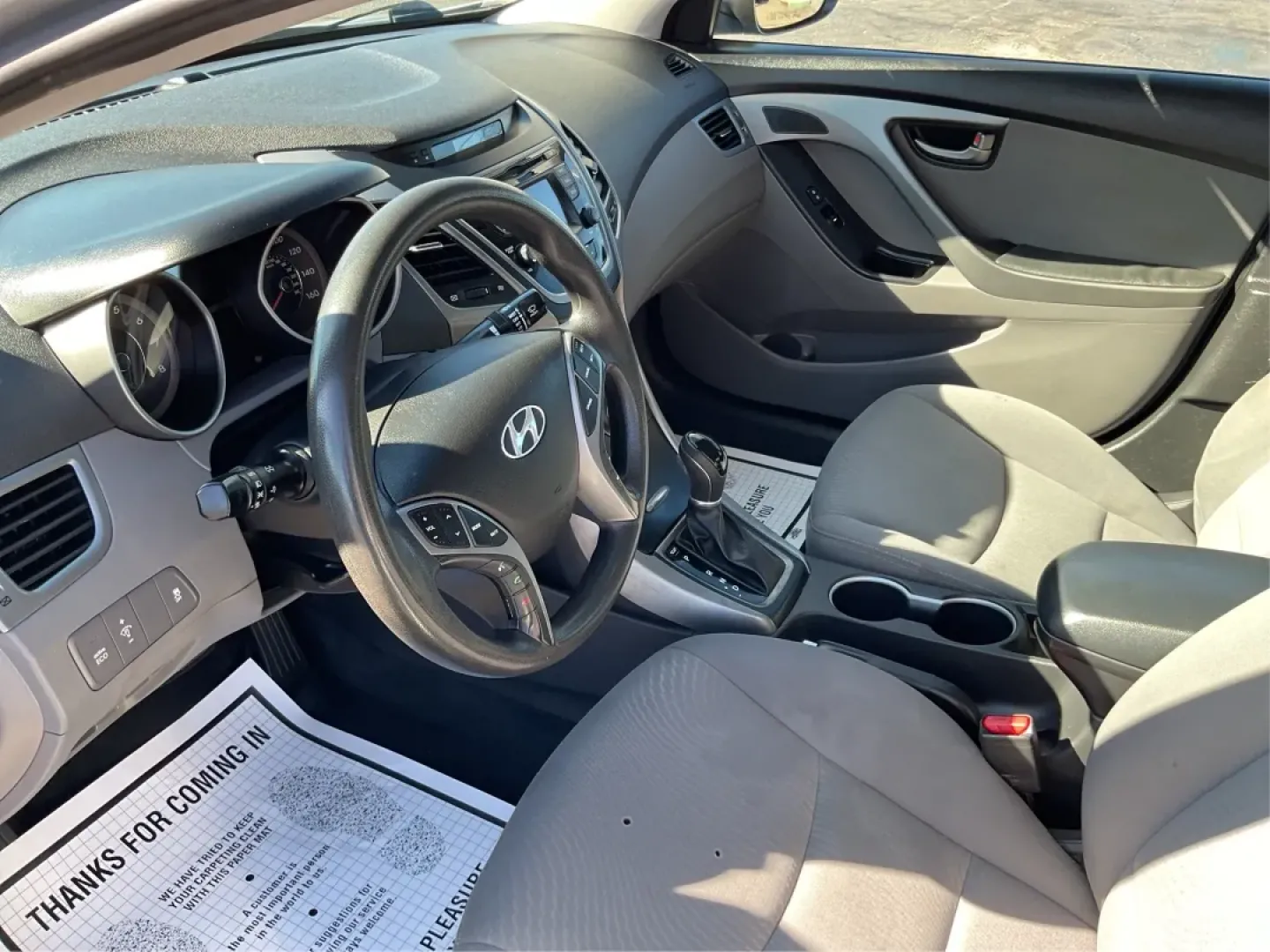 2014 Hyundai Elantra SE (KMHDH4AE8EU) with an Nu 1.8L I-4 DOHC engine, located at 4508 South Dixie Dr, Moraine, OH, 45439, (937) 908-9800, 39.689976, -84.218452 - Experience the freedom of the open road with the perfect blend of comfort and style in this stunning 2014 Hyundai Elantra SE! Whether you're commuting to work, running errands, or embarking on weekend adventures, this sedan is designed to elevate your driving experience. Located at Advantage Car and - Photo#9