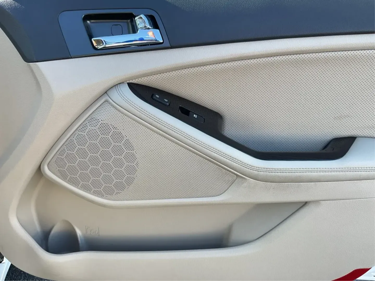 2012 Kia Optima EX (5XXGN4A70CG) with an 2.4L I-4 gasoline direct injection engine, located at 1099 N County Rd 25A , Troy, OH, 45373, (937) 908-9800, 40.057079, -84.212883 - Elevate your driving experience with this stunning 2012 Kia Optima EX, a perfect blend of style, comfort, and reliability. Ideal for budget-conscious buyers and growing families alike, this sedan is designed to meet your daily commuting needs while offering the space and features essential for both - Photo#19