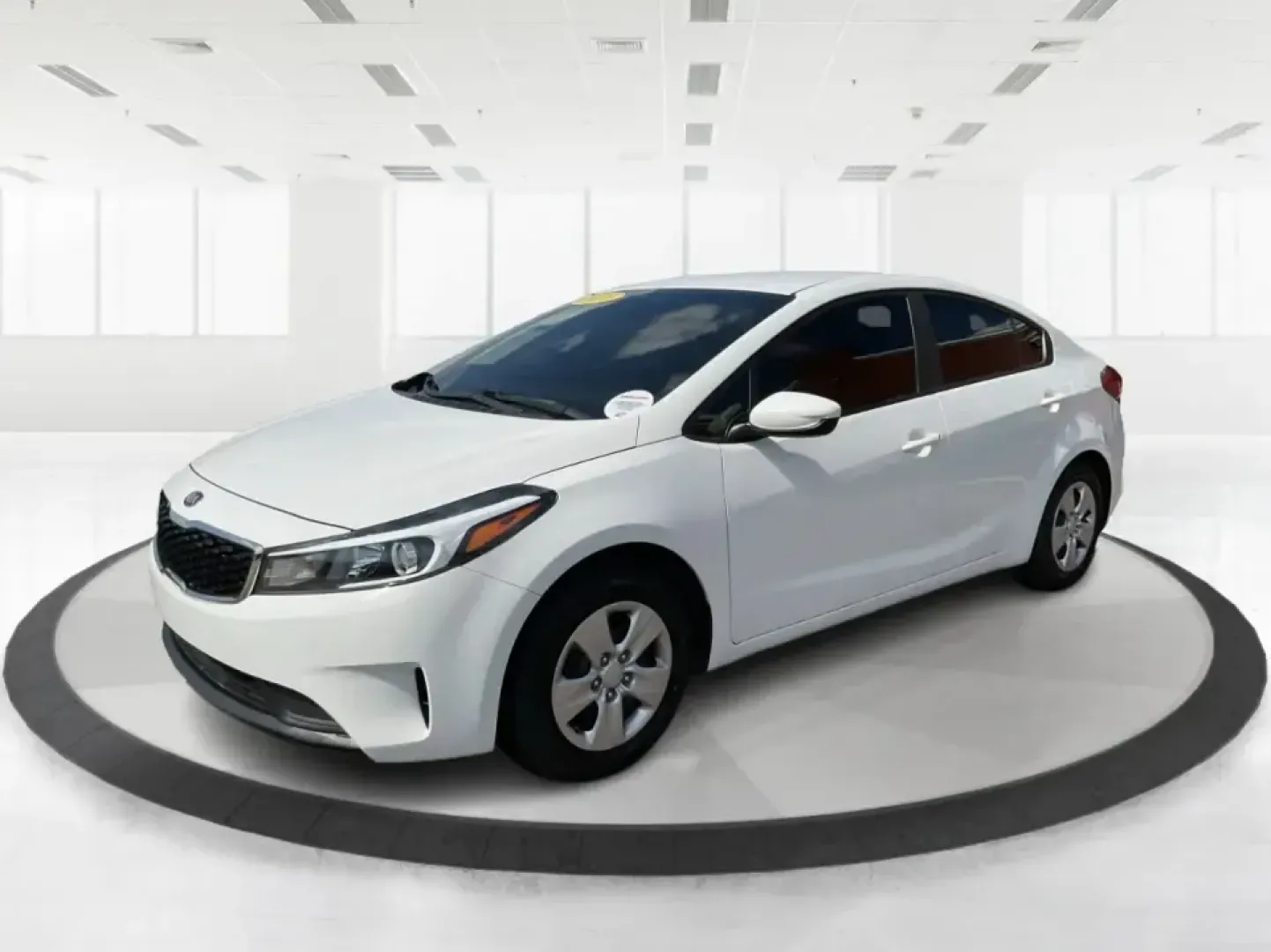 2018 Kia Forte LX (3KPFK4A73JE) with an 2L I-4 DOHC engine, 6M transmission, located at 1230 East Main St, Xenia, OH, 45385, (937) 908-9800, 39.688026, -83.910172 - Discover a world of convenience and comfort with the 2018 Kia Forte LX, an ideal sedan for budget-conscious buyers and those seeking reliable transportation in Piqua, OH. Whether you're navigating the bustling streets of downtown or taking a scenic drive along the Great Miami River, this versatile v - Photo#8