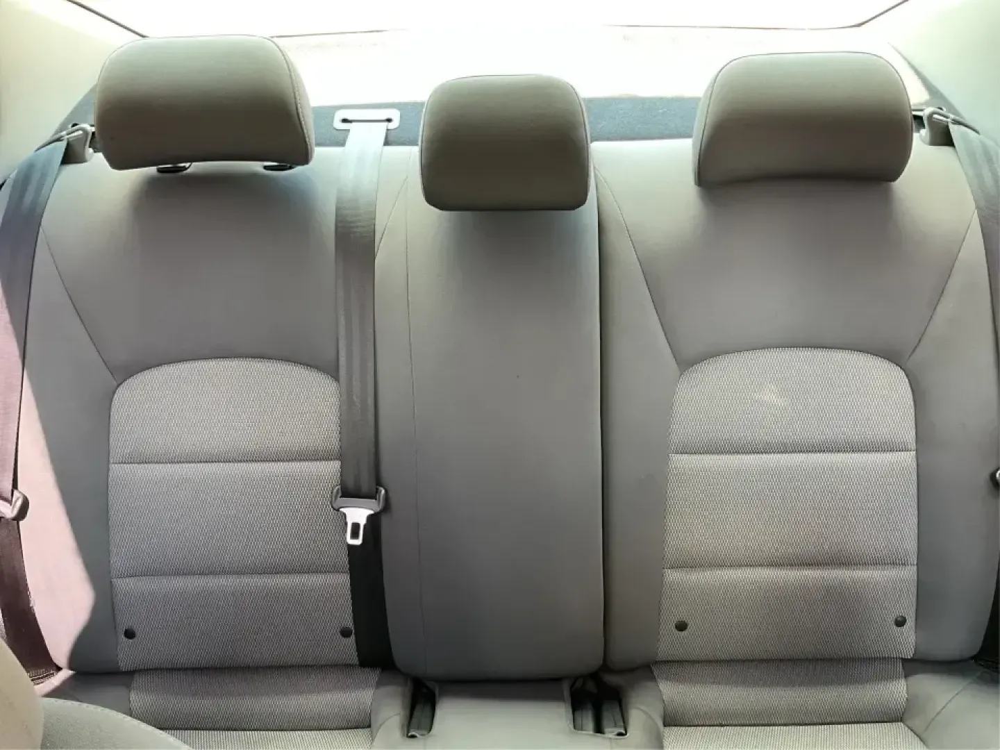 2018 Kia Forte LX (3KPFK4A73JE) with an 2L I-4 DOHC engine, 6M transmission, located at 1230 East Main St, Xenia, OH, 45385, (937) 908-9800, 39.688026, -83.910172 - Discover a world of convenience and comfort with the 2018 Kia Forte LX, an ideal sedan for budget-conscious buyers and those seeking reliable transportation in Piqua, OH. Whether you're navigating the bustling streets of downtown or taking a scenic drive along the Great Miami River, this versatile v - Photo#14