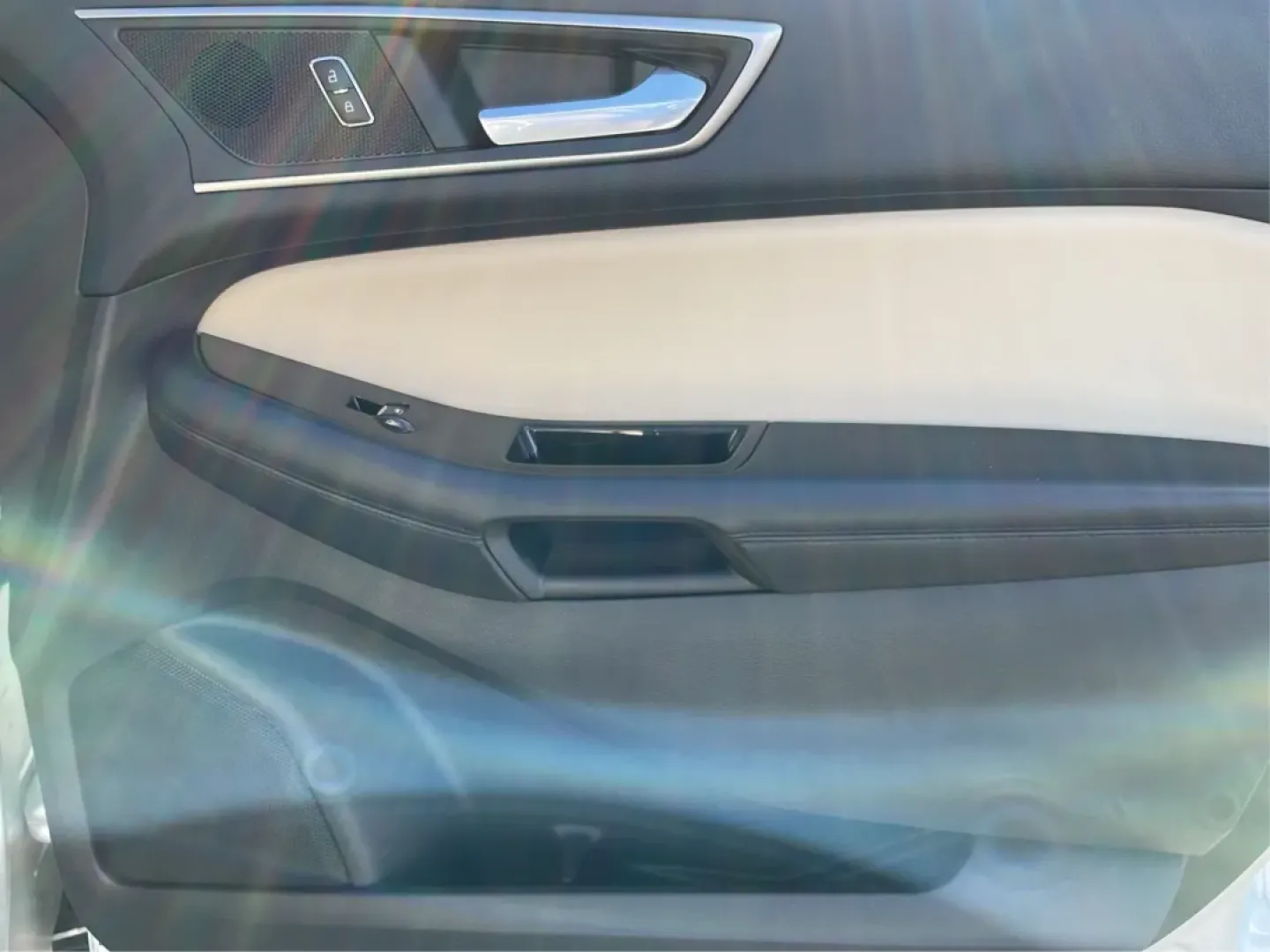 2017 Ford Edge SEL (2FMPK4J98HB) with an Other engine, located at 401 Woodman Dr, Riverside, OH, 45431, (937) 908-9800, 39.760899, -84.123421 - **Discover the Ideal Family Adventure Vehicle: 2017 Ford Edge SEL at Advantage Car and Credit - Riverside**<br /> <br /> Are you searching for the perfect vehicle to accommodate your growing family or to tackle your daily commute with comfort and style? Look no further than this stunning 2017 Ford E - Photo#20