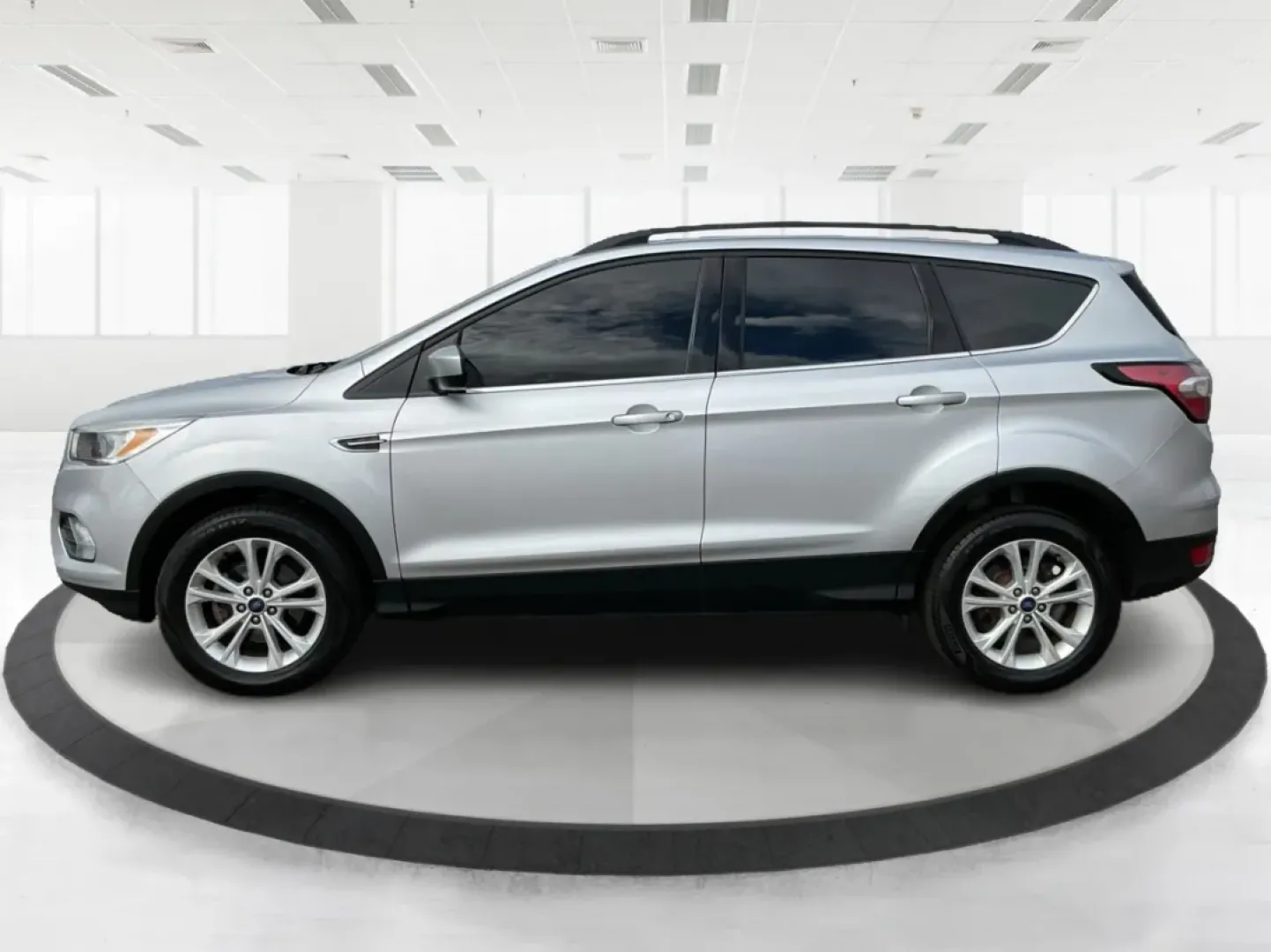 2018 Ford Escape SE (1FMCU0GD0JU) with an Other engine, located at 4508 South Dixie Dr, Moraine, OH, 45439, (937) 908-9800, 39.689976, -84.218452 - **Adventure Awaits: Your Perfect 2018 Ford Escape SE at Advantage Car and Credit Moraine**<br /> <br /> Are you ready to elevate your daily commute and weekend adventures? Discover a lifestyle of convenience and comfort with the 2018 Ford Escape SE available now at Advantage Car and Credit Moraine - Photo#5