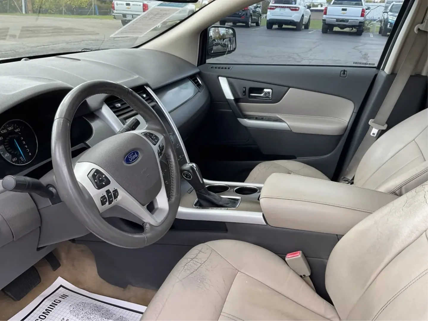 2011 Ford Edge SEL FWD (2FMDK3JC4BB) with an 3.5L V6 DOHC 24V engine, 6-Speed Automatic transmission, located at 1099 N County Rd 25A , Troy, OH, 45373, (937) 908-9800, 40.057079, -84.212883 - **Experience the Ultimate Family Adventure with the 2011 Ford Edge SEL at Advantage Car and Credit - Riverside!**<br /> <br /> Are you ready to embark on your next family road trip or weekend adventure? The 2011 Ford Edge SEL is your perfect companion for all of life's journeys, whether you're headi - Photo#9