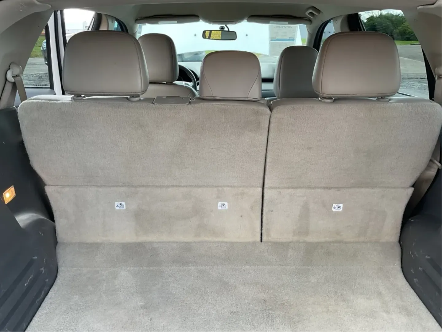 2011 Ford Edge SEL FWD (2FMDK3JC4BB) with an 3.5L V6 DOHC 24V engine, 6-Speed Automatic transmission, located at 1099 N County Rd 25A , Troy, OH, 45373, (937) 908-9800, 40.057079, -84.212883 - **Experience the Ultimate Family Adventure with the 2011 Ford Edge SEL at Advantage Car and Credit - Riverside!**<br /> <br /> Are you ready to embark on your next family road trip or weekend adventure? The 2011 Ford Edge SEL is your perfect companion for all of life's journeys, whether you're headi - Photo#12