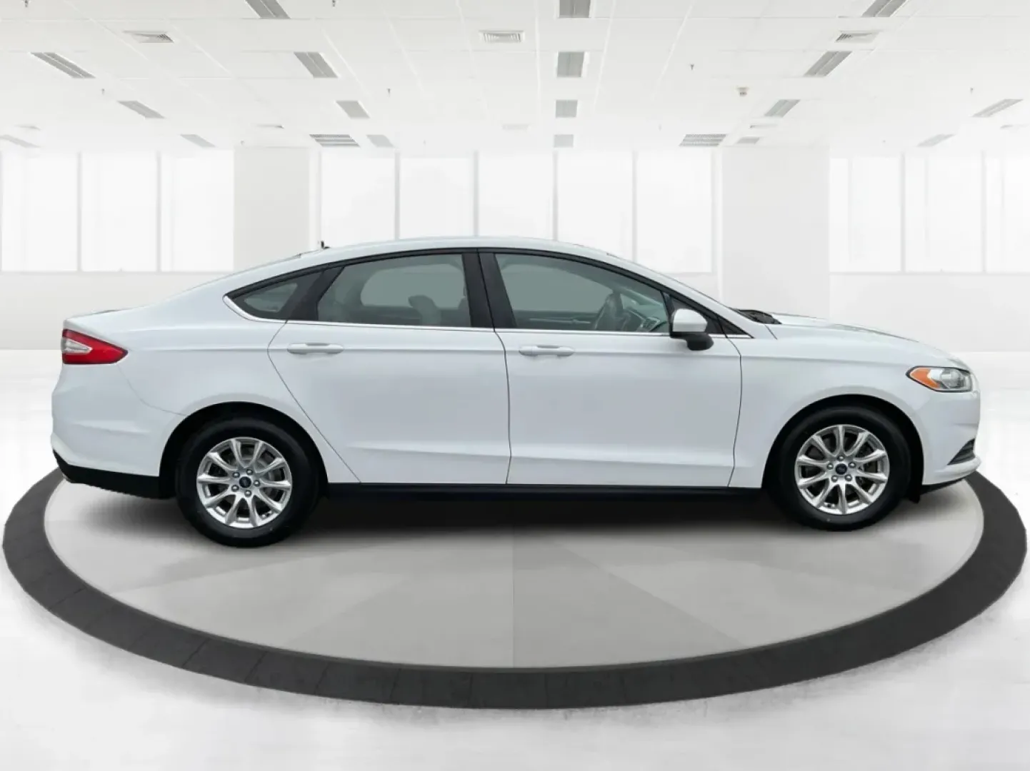 2016 Ford Fusion S (1FA6P0G70G5) with an Duratec 2.5L I-4 DOHC engine, located at 880 E. National Road, Vandalia, OH, 45377, (937) 908-9800, 39.891918, -84.183594 - **Discover Your Next Adventure in the 2016 Ford Fusion at Advantage Car and Credit** <br /> <br /> Are you looking for a reliable sedan that seamlessly fits into your active lifestyle? Whether you have a growing family, a long daily commute, or just love weekend getaways, the 2016 Ford Fusion is you - Photo#1