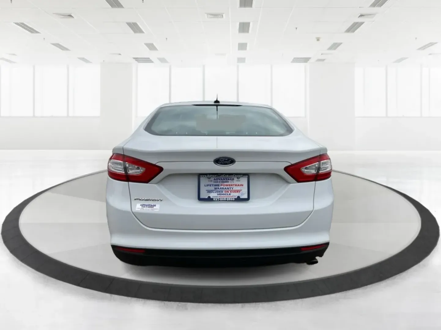 2016 Ford Fusion S (1FA6P0G70G5) with an Duratec 2.5L I-4 DOHC engine, located at 880 E. National Road, Vandalia, OH, 45377, (937) 908-9800, 39.891918, -84.183594 - **Discover Your Next Adventure in the 2016 Ford Fusion at Advantage Car and Credit** <br /> <br /> Are you looking for a reliable sedan that seamlessly fits into your active lifestyle? Whether you have a growing family, a long daily commute, or just love weekend getaways, the 2016 Ford Fusion is you - Photo#3