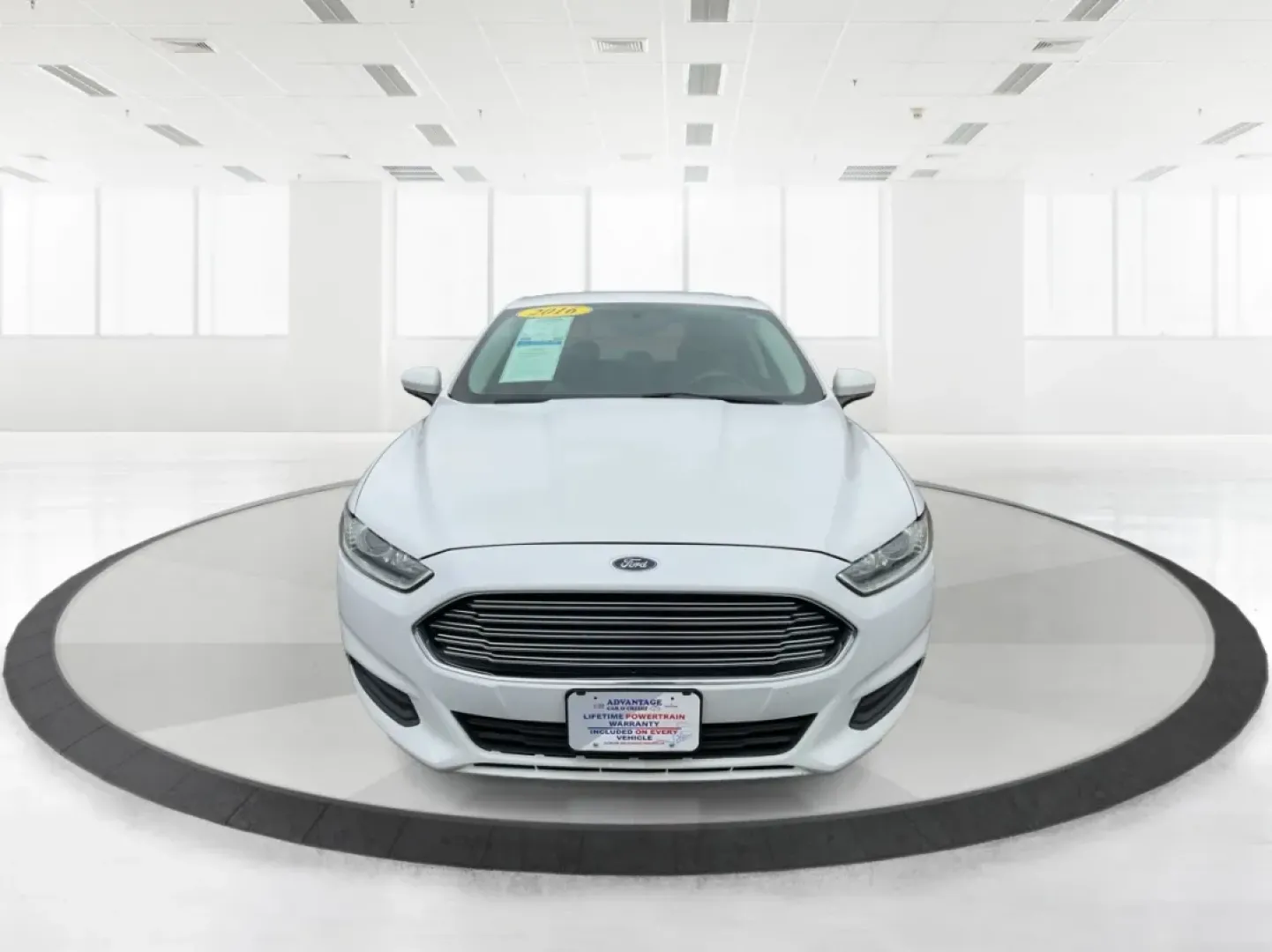 2016 Ford Fusion S (1FA6P0G70G5) with an Duratec 2.5L I-4 DOHC engine, located at 880 E. National Road, Vandalia, OH, 45377, (937) 908-9800, 39.891918, -84.183594 - **Discover Your Next Adventure in the 2016 Ford Fusion at Advantage Car and Credit** <br /> <br /> Are you looking for a reliable sedan that seamlessly fits into your active lifestyle? Whether you have a growing family, a long daily commute, or just love weekend getaways, the 2016 Ford Fusion is you - Photo#7