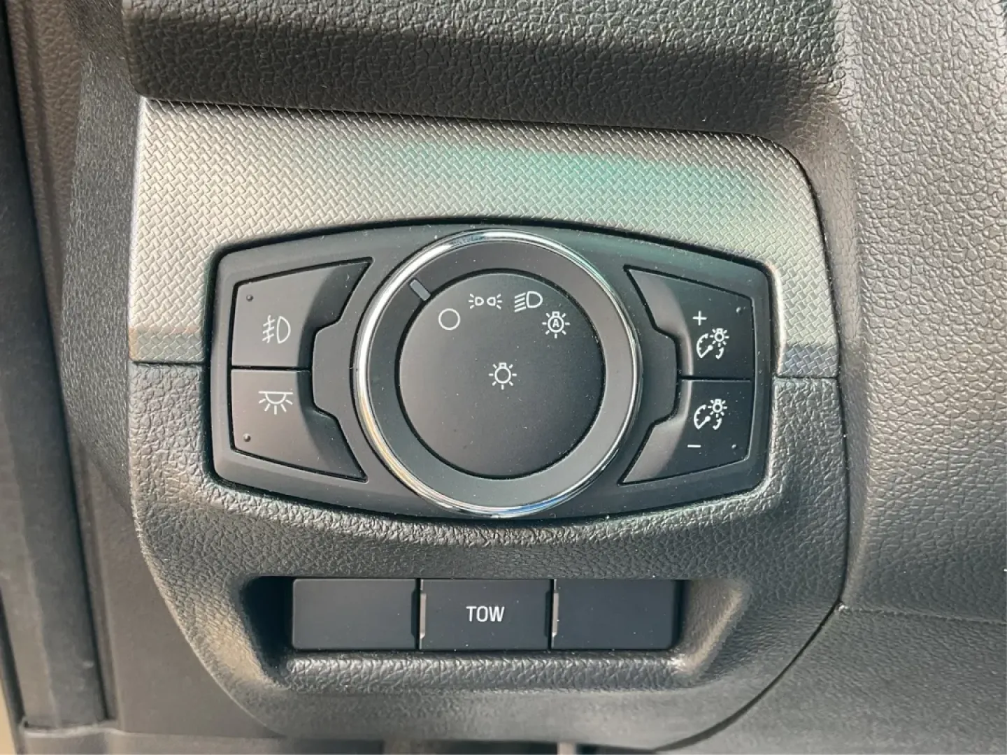 2015 Ford Explorer Sport (1FM5K8GT6FG) with an EcoBoost 3.5L V-6 gasoline direct injection engine, located at 8750 N County Rd 25A, Piqua, OH, 45356, (937) 908-9800, 40.164391, -84.232513 - **Explore the Open Road in the 2015 Ford Explorer Sport Your Adventure Awaits!**<br /> <br /> Are you in search of a reliable SUV that caters to both your daily commutes and spontaneous weekend getaways? Look no further! The 2015 Ford Explorer Sport is the perfect blend of style, performance, and f - Photo#17