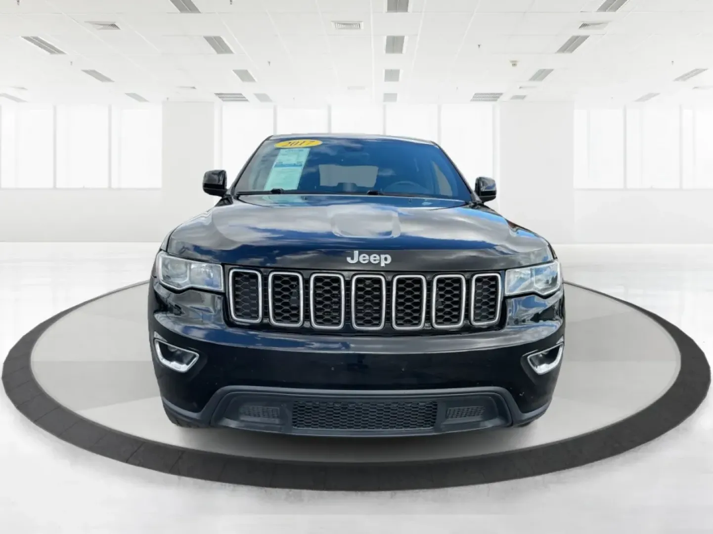 2017 Jeep Grand Cherokee Laredo 4x4 (1C4RJFAGXHC) with an Pentastar 3.6L V-6 DOHC engine, located at 8750 N County Rd 25A, Piqua, OH, 45356, (937) 908-9800, 40.164391, -84.232513 - **Adventure Awaits with This 2017 Jeep Grand Cherokee Laredo 4x4**<br /> <br /> Are you ready to elevate your lifestyle with a vehicle that embodies both adventure and everyday practicality? The 2017 Jeep Grand Cherokee Laredo 4x4 from Advantage Car and Credit in Piqua, OH, is perfect for those who - Photo#7