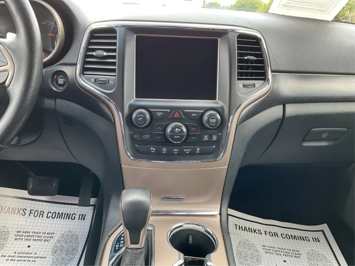 2017 Jeep Grand Cherokee Laredo 4x4 (1C4RJFAGXHC) with an Pentastar 3.6L V-6 DOHC engine, located at 8750 N County Rd 25A, Piqua, OH, 45356, (937) 908-9800, 40.164391, -84.232513 - **Adventure Awaits with This 2017 Jeep Grand Cherokee Laredo 4x4**<br /> <br /> Are you ready to elevate your lifestyle with a vehicle that embodies both adventure and everyday practicality? The 2017 Jeep Grand Cherokee Laredo 4x4 from Advantage Car and Credit in Piqua, OH, is perfect for those who - Photo#13