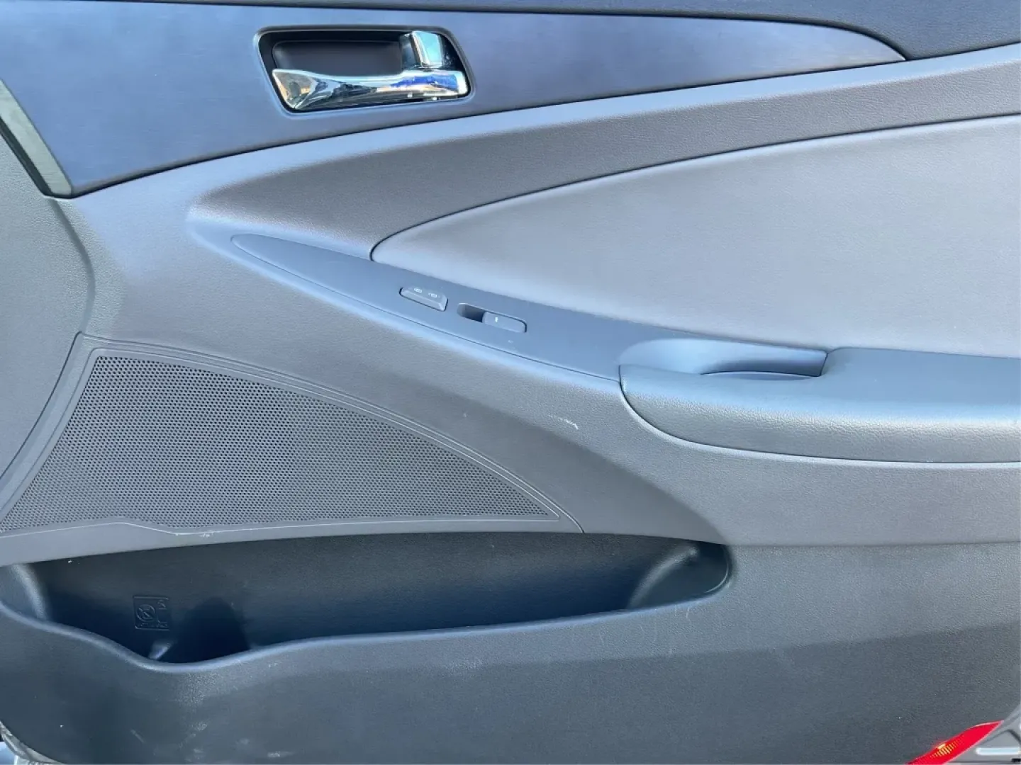 2013 Hyundai Sonata GLS (5NPEB4AC0DH) with an 2.4L I-4 gasoline direct injection engine, located at 8750 N County Rd 25A, Piqua, OH, 45356, (937) 908-9800, 40.164391, -84.232513 - **Drive Your Way to Adventure with the 2013 Hyundai Sonata GLS at Advantage Car and Credit - Piqua!**<br /> <br /> Are you seeking an affordable, stylish, and reliable sedan for your daily commute or weekend getaways? Look no further than the 2013 Hyundai Sonata GLS, available now at **Advantage Car - Photo#19