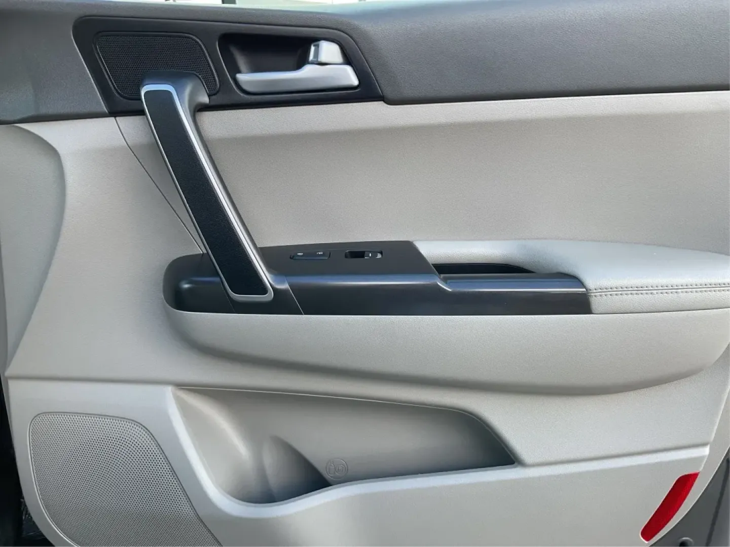 2017 Kia Sportage LX (KNDPM3AC5H7) with an Theta II 2.4L I-4 gasoline direct injection engine, located at 880 E. National Road, Vandalia, OH, 45377, (937) 908-9800, 39.891918, -84.183594 - **Discover Your Next Adventure with the 2017 Kia Sportage LX at Advantage Car and Credit - Vandalia!**<br /> <br /> Are you in the market for a reliable, stylish vehicle that suits your active lifestyle? Look no further than the 2017 Kia Sportage LX! This crossover SUV is not only great for weekend - Photo#19