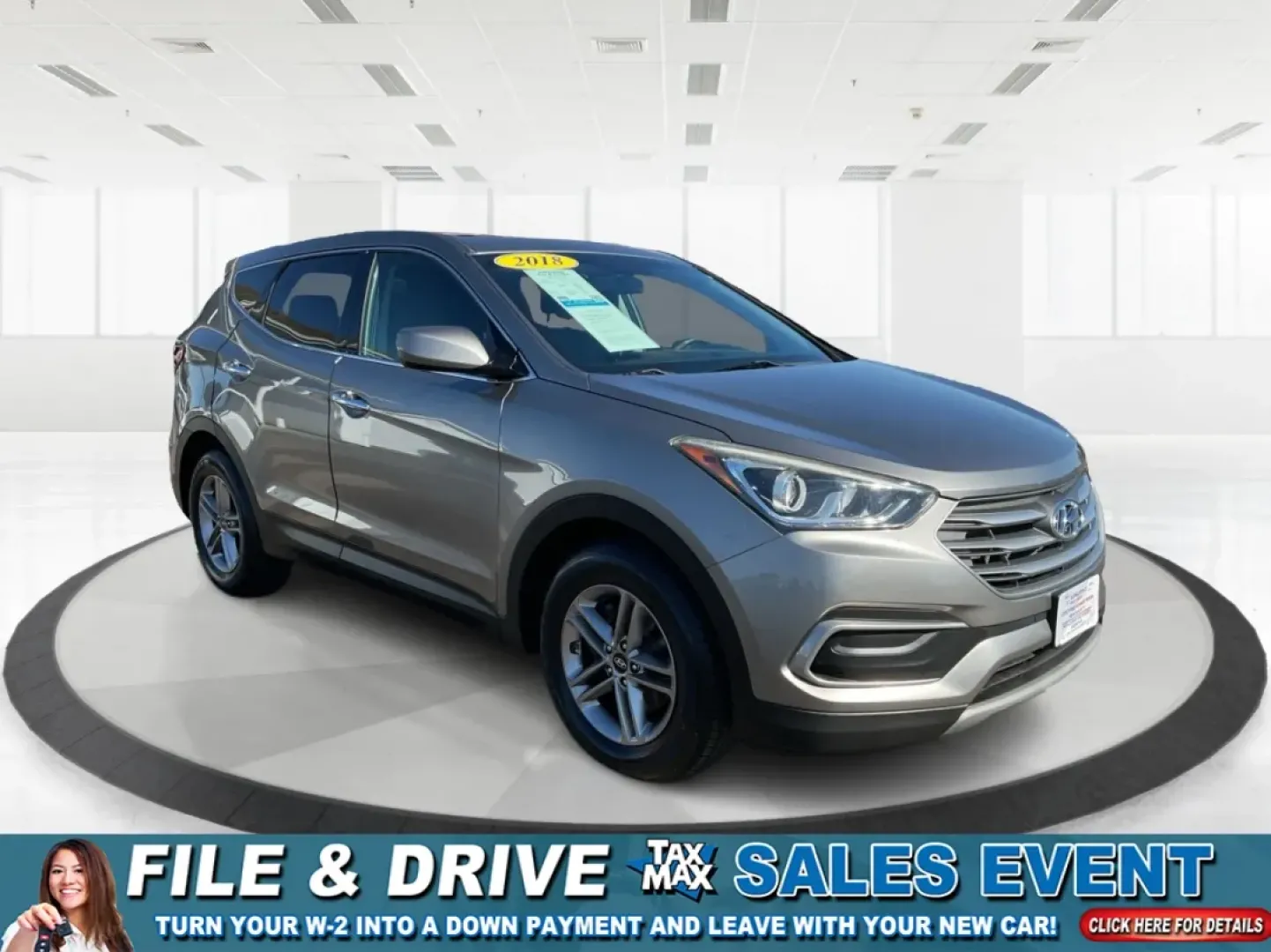 2018 Hyundai Santa Fe 2.4L (5XYZT3LB6JG) with an Theta II 2.4L I-4 gasoline direct injection engine, located at 4508 South Dixie Dr, Moraine, OH, 45439, (937) 908-9800, 39.689976, -84.218452 - Elevate your family adventures and daily commutes with the remarkable 2018 Hyundai Santa Fe, now available at Advantage Car and Credit - Moraine. This SUV is designed to seamlessly fit into your lifestyle, whether you're navigating busy streets, embarking on weekend getaways, or tackling the challen - Photo#0