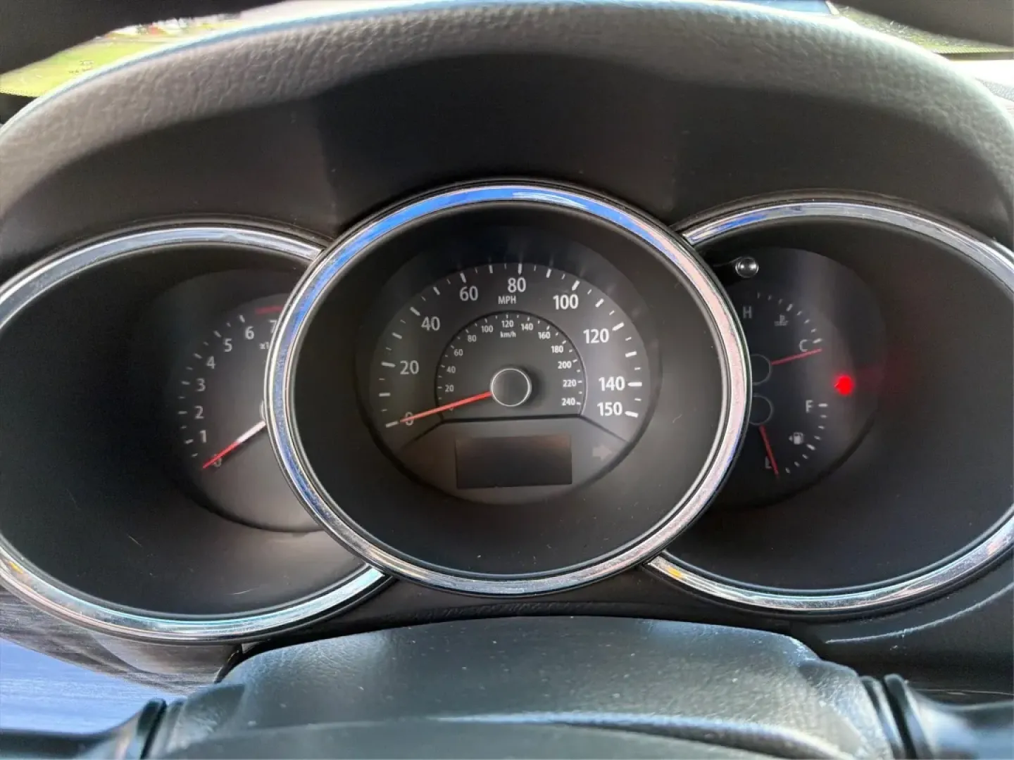 2013 Kia Sorento LX (5XYKT3A15DG) with an 2.4L I-4 DOHC engine, located at 4508 South Dixie Dr, Moraine, OH, 45439, (937) 908-9800, 39.689976, -84.218452 - **Adventure Awaits with the 2013 Kia Sorento LX at Advantage Car and Credit - Moraine!**<br /> <br /> Are you ready for your next family road trip or weekend adventure? The 2013 Kia Sorento LX is the perfect SUV that offers comfort, versatility, and reliability for any lifestyle. Whether you're navi - Photo#15