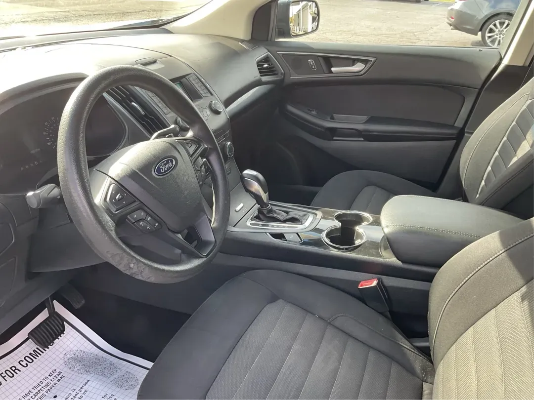 2016 Ford Edge SE (2FMPK4G9XGB) with an EcoBoost 2L I-4 gasoline direct injection engine, located at 1230 East Main St, Xenia, OH, 45385, (937) 908-9800, 39.688026, -83.910172 - Rev up your lifestyle with the perfect blend of style, comfort, and utility that the 2016 Ford Edge SE offers! If you're looking for a reliable SUV that seamlessly fits into your busy life-whether it's taking the kids to school, embarking on family adventures, or handling your daily commute-this veh - Photo#9