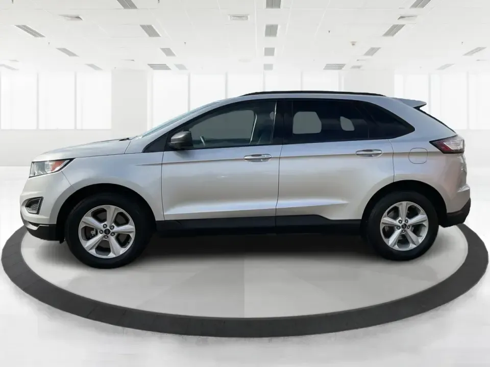 2016 Ford Edge SE (2FMPK4G9XGB) with an EcoBoost 2L I-4 gasoline direct injection engine, 6A transmission, located at 1230 East Main St, Xenia, OH, 45385, (937) 908-9800, 39.688026, -83.910172 - Rev up your lifestyle with the perfect blend of style, comfort, and utility that the 2016 Ford Edge SE offers! If you're looking for a reliable SUV that seamlessly fits into your busy life-whether it's taking the kids to school, embarking on family adventures, or handling your daily commute-this veh - Photo#5