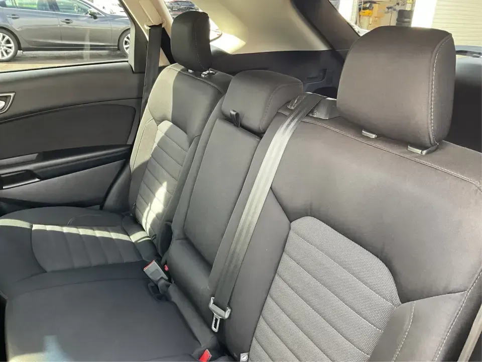 2016 Ford Edge SE (2FMPK4G9XGB) with an EcoBoost 2L I-4 gasoline direct injection engine, 6A transmission, located at 1230 East Main St, Xenia, OH, 45385, (937) 908-9800, 39.688026, -83.910172 - Rev up your lifestyle with the perfect blend of style, comfort, and utility that the 2016 Ford Edge SE offers! If you're looking for a reliable SUV that seamlessly fits into your busy life-whether it's taking the kids to school, embarking on family adventures, or handling your daily commute-this veh - Photo#10