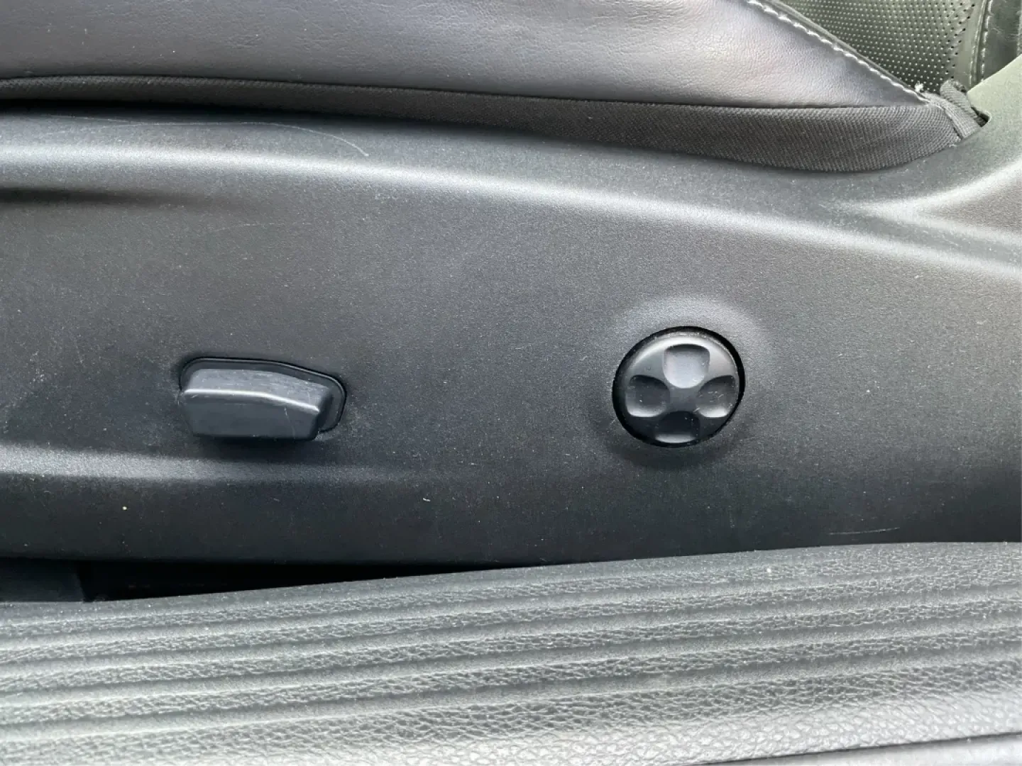 2015 Dodge Challenger SXT Plus (2C3CDZBG5FH) with an 3.6L V-6 DOHC engine, located at 1951 S Dayton Lakeview Rd., New Carlisle, OH, 45344, (937) 908-9800, 39.890999, -84.050255 - Unleash your inner muscle car enthusiast with this striking 2015 Dodge Challenger SXT Plus, available now at Advantage Car and Credit in New Carlisle, OH! With its powerful yet efficient 3.6L V-6 DOHC engine, this coupe is perfect for weekend adventures, cruising down scenic routes, or standing out - Photo#18