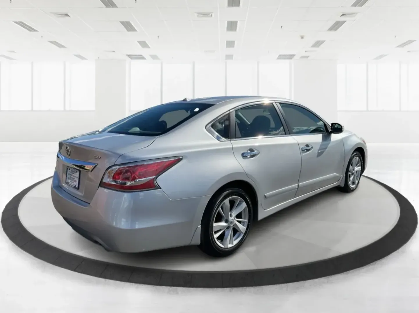 2015 Nissan Altima 2.5 SV (1N4AL3AP8FC) with an 2.5L I-4 DOHC engine, located at 401 Woodman Dr, Riverside, OH, 45431, (937) 908-9800, 39.760899, -84.123421 - **Elevate Your Everyday Life with the 2015 Nissan Altima 2.5 SV from Advantage Car and Credit - Riverside!**<br /> <br /> If you're searching for a vehicle that seamlessly blends comfort, style, and practicality, look no further than this stunning 2015 Nissan Altima 2.5 SV. Perfect for budget-consci - Photo#2