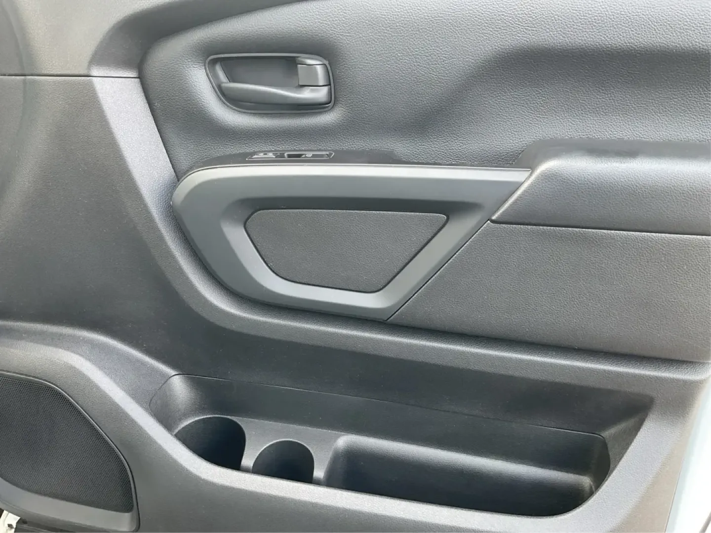 2021 Nissan TITAN Crew Cab S 4x4 (1N6AA1EC4MN) with an Endurance 5.6L V-8 gasoline direct injection engine, located at 8750 N County Rd 25A, Piqua, OH, 45356, (937) 908-9800, 40.164391, -84.232513 - Discover ultimate versatility and rugged capability with this 2021 Nissan TITAN Crew Cab S 4x4, now available at Advantage Car and Credit in Piqua, OH. Whether you're navigating the bustling streets of Piqua or heading out for weekend adventures, this truck is designed to adapt to your lifestyle. Pe - Photo#18