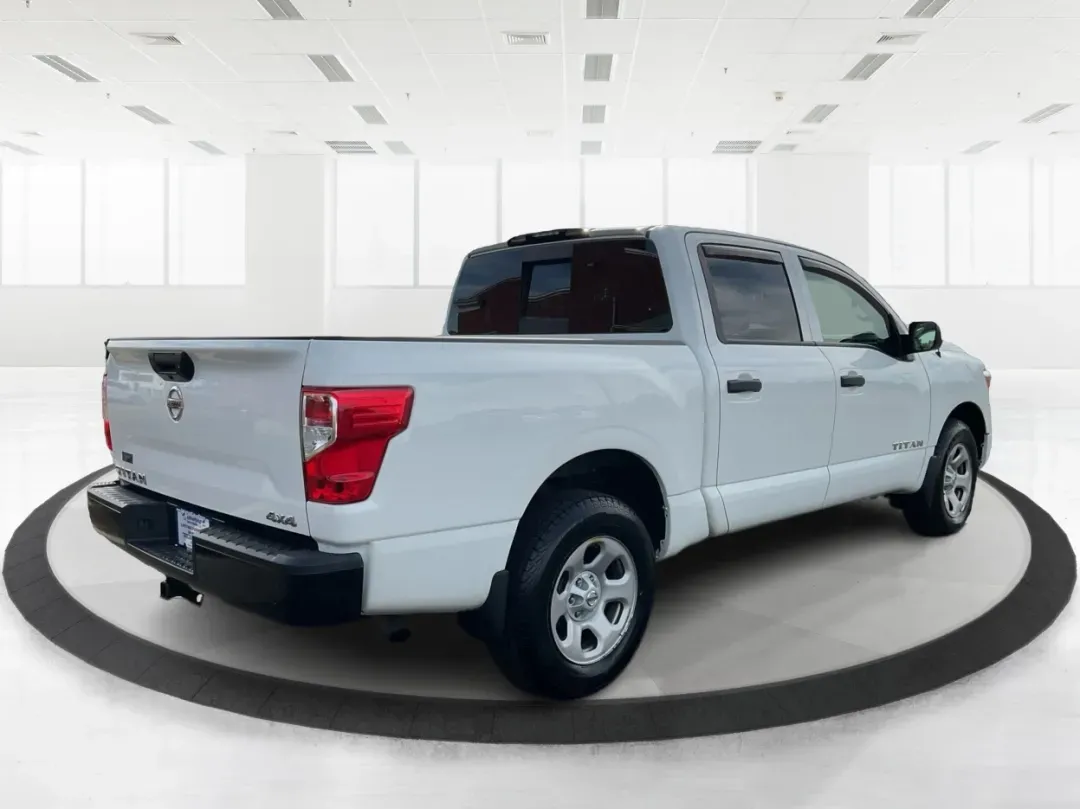 2021 Nissan TITAN Crew Cab S 4x4 (1N6AA1EC4MN) with an Endurance 5.6L V-8 gasoline direct injection engine, located at 1099 N County Rd 25A , Troy, OH, 45373, (937) 908-9800, 40.057079, -84.212883 - 2021 Nissan TITAN Crew Cab S 4x4 - Photo#2