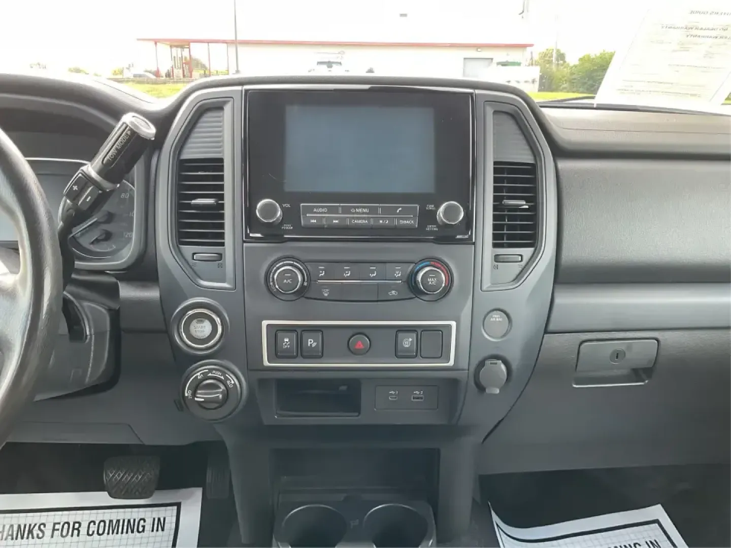 2021 Nissan TITAN Crew Cab S 4x4 (1N6AA1EC4MN) with an Endurance 5.6L V-8 gasoline direct injection engine, 9A transmission, located at 1184 Kauffman Ave, Fairborn, OH, 45324, (937) 908-9800, 39.807072, -84.030914 - Discover ultimate versatility and rugged capability with this 2021 Nissan TITAN Crew Cab S 4x4, now available at Advantage Car and Credit in Piqua, OH. Whether you're navigating the bustling streets of Piqua or heading out for weekend adventures, this truck is designed to adapt to your lifestyle. Pe - Photo#12