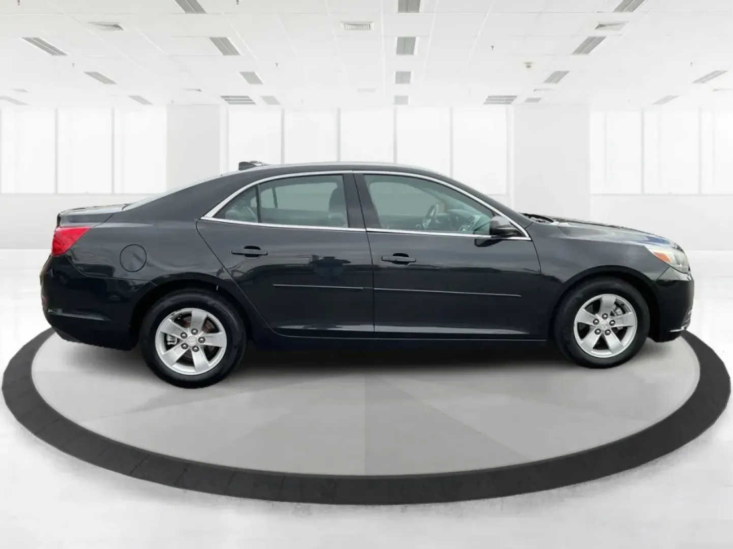 2014 Chevrolet Malibu 1LS (1G11B5SLXEF) with an ECOTEC 2.5L I-4 gasoline direct injection engine, located at 880 E. National Road, Vandalia, OH, 45377, (937) 908-9800, 39.891918, -84.183594 - **Discover Your Next Adventure with the 2014 Chevrolet Malibu at Advantage Car and Credit - Vandalia!**<br /> <br /> Are you on the lookout for a reliable, stylish vehicle that fits seamlessly into your busy lifestyle? Look no further! The 2014 Chevrolet Malibu 1LS is your perfect companion for dail - Photo#1