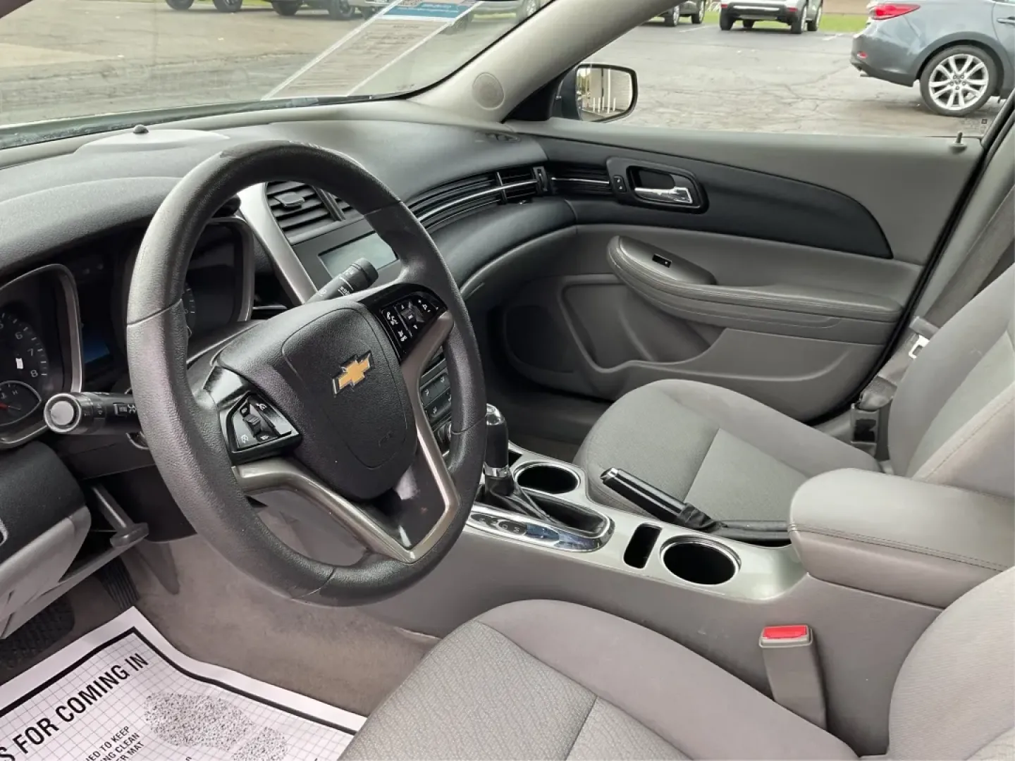 2014 Chevrolet Malibu 1LS (1G11B5SLXEF) with an ECOTEC 2.5L I-4 gasoline direct injection engine, located at 880 E. National Road, Vandalia, OH, 45377, (937) 908-9800, 39.891918, -84.183594 - **Discover Your Next Adventure with the 2014 Chevrolet Malibu at Advantage Car and Credit - Vandalia!**<br /> <br /> Are you on the lookout for a reliable, stylish vehicle that fits seamlessly into your busy lifestyle? Look no further! The 2014 Chevrolet Malibu 1LS is your perfect companion for dail - Photo#9