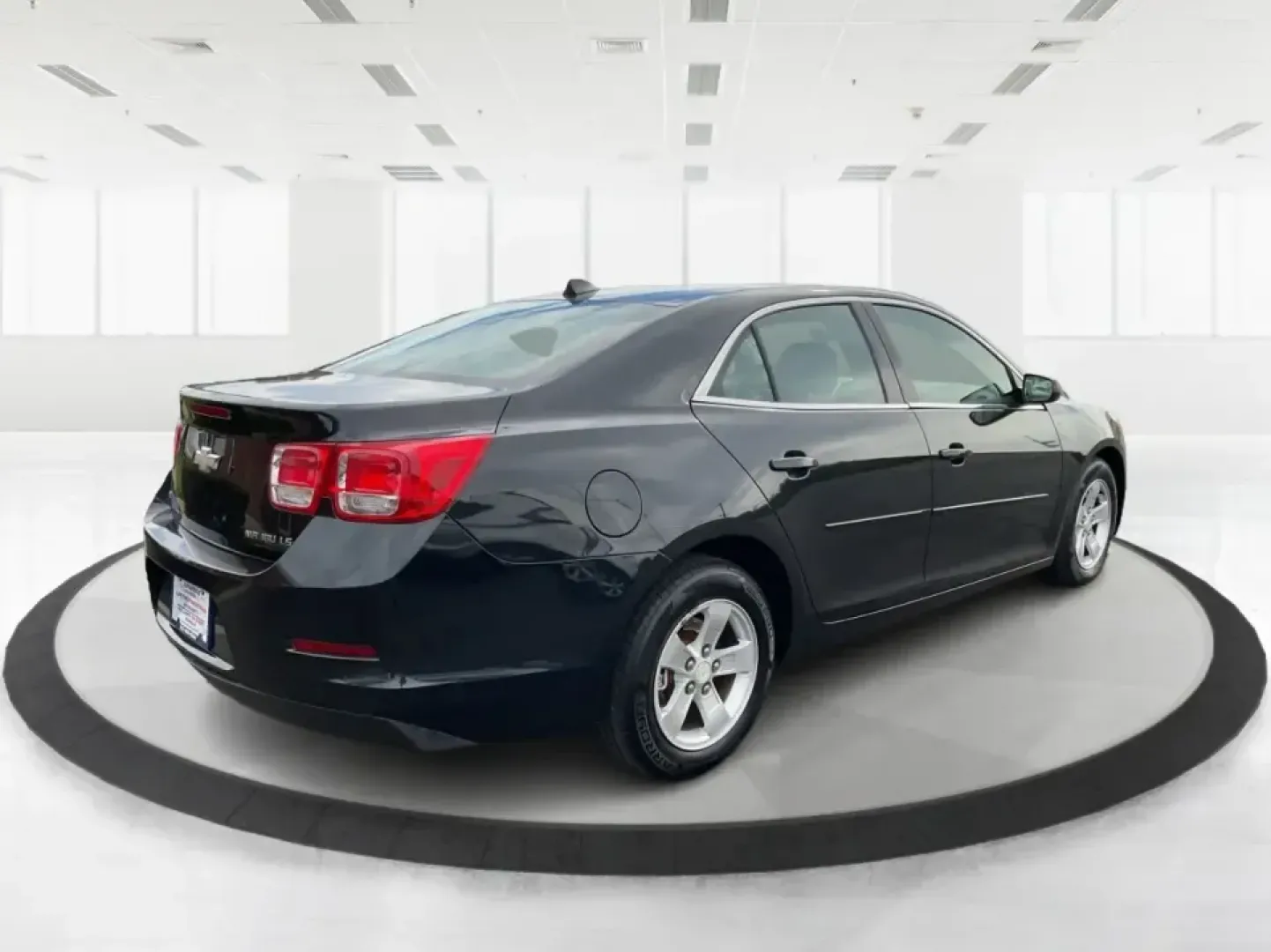 2014 Chevrolet Malibu 1LS (1G11B5SLXEF) with an ECOTEC 2.5L I-4 gasoline direct injection engine, 6-Speed Automatic transmission, located at 4508 South Dixie Dr, Moraine, OH, 45439, (937) 908-9800, 39.689976, -84.218452 - **Discover Your Next Adventure with the 2014 Chevrolet Malibu at Advantage Car and Credit - Vandalia!**<br /> <br /> Are you on the lookout for a reliable, stylish vehicle that fits seamlessly into your busy lifestyle? Look no further! The 2014 Chevrolet Malibu 1LS is your perfect companion for dail - Photo#2
