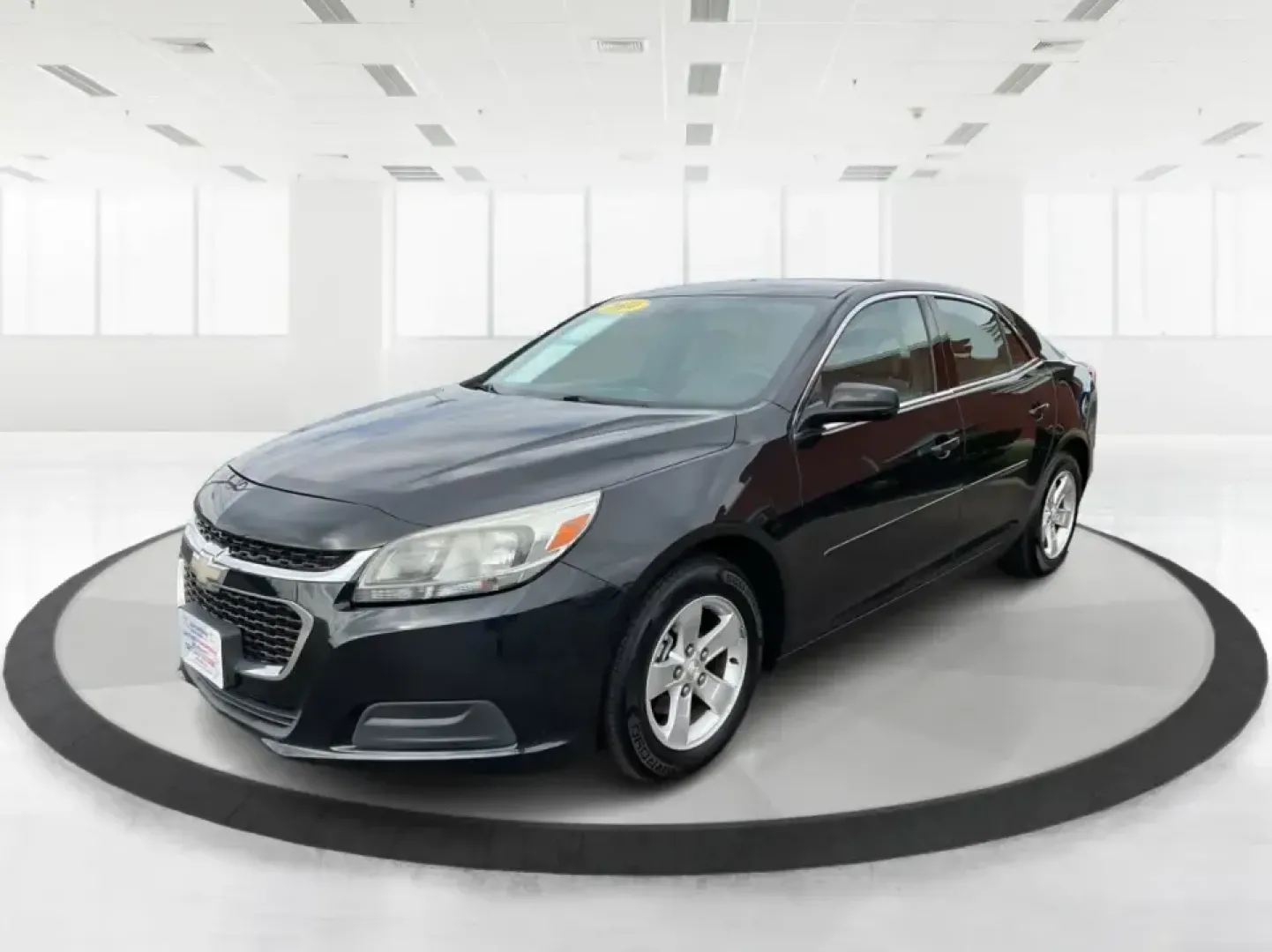 2014 Chevrolet Malibu 1LS (1G11B5SLXEF) with an ECOTEC 2.5L I-4 gasoline direct injection engine, 6-Speed Automatic transmission, located at 4508 South Dixie Dr, Moraine, OH, 45439, (937) 908-9800, 39.689976, -84.218452 - **Discover Your Next Adventure with the 2014 Chevrolet Malibu at Advantage Car and Credit - Vandalia!**<br /> <br /> Are you on the lookout for a reliable, stylish vehicle that fits seamlessly into your busy lifestyle? Look no further! The 2014 Chevrolet Malibu 1LS is your perfect companion for dail - Photo#8