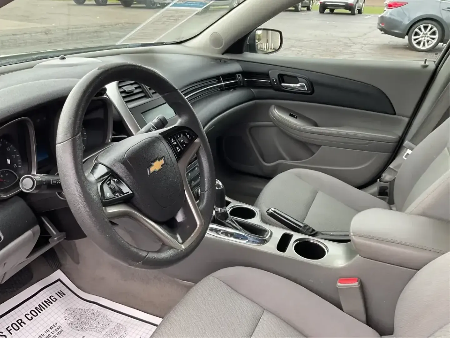 2014 Chevrolet Malibu 1LS (1G11B5SLXEF) with an ECOTEC 2.5L I-4 gasoline direct injection engine, 6-Speed Automatic transmission, located at 4508 South Dixie Dr, Moraine, OH, 45439, (937) 908-9800, 39.689976, -84.218452 - **Discover Your Next Adventure with the 2014 Chevrolet Malibu at Advantage Car and Credit - Vandalia!**<br /> <br /> Are you on the lookout for a reliable, stylish vehicle that fits seamlessly into your busy lifestyle? Look no further! The 2014 Chevrolet Malibu 1LS is your perfect companion for dail - Photo#9