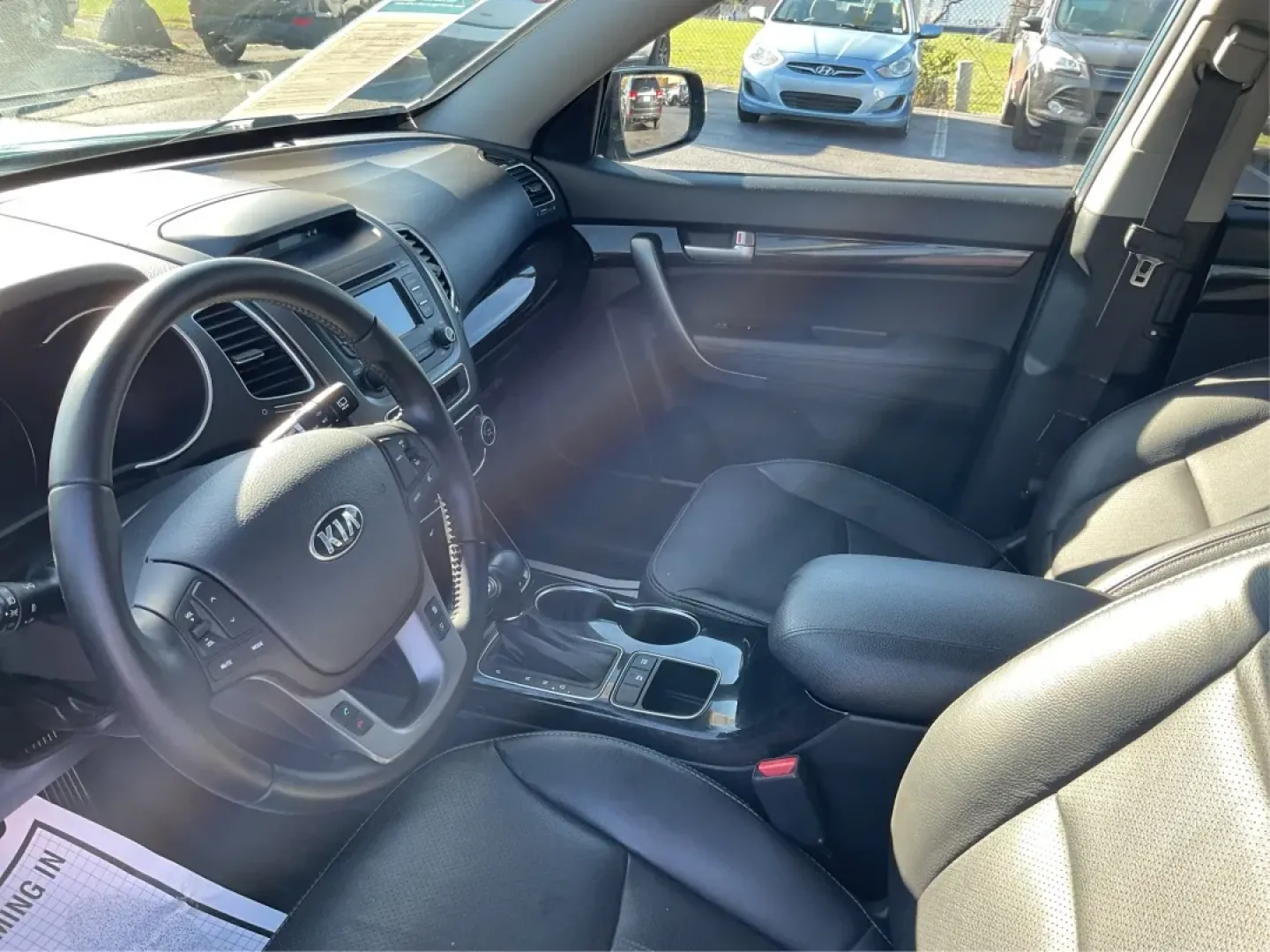 2014 Kia Sorento LX (5XYKTDA61EG) with an 2.4L I-4 gasoline direct injection engine, located at 880 E. National Road, Vandalia, OH, 45377, (937) 908-9800, 39.891918, -84.183594 - **Adventure Awaits with the 2014 Kia Sorento LX Perfect for Families and Road Warriors Alike!**<br /> <br /> At Advantage Car and Credit - Vandalia, we understand that your vehicle is more than just a mode of transportation; it's an essential part of your lifestyle. If you're looking for a versatil - Photo#9