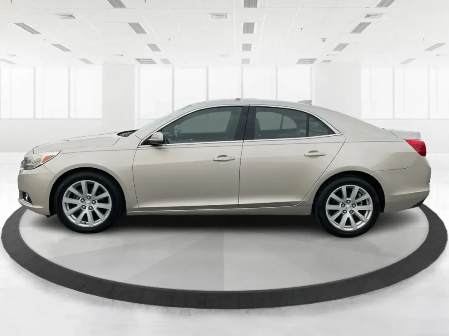 2015 Chevrolet Malibu 2LT (1G11D5SL3FF) with an ECOTEC 2.5L I-4 gasoline direct injection engine, located at 4508 South Dixie Dr, Moraine, OH, 45439, (937) 908-9800, 39.689976, -84.218452 - Experience the joy of driving with the 2015 Chevrolet Malibu 2LT, the perfect sedan for busy professionals, growing families, and anyone seeking a reliable ride for their daily adventures. Whether you're commuting to work, shuttling kids to school, or embarking on weekend trips, this sleek sedan, wi - Photo#5