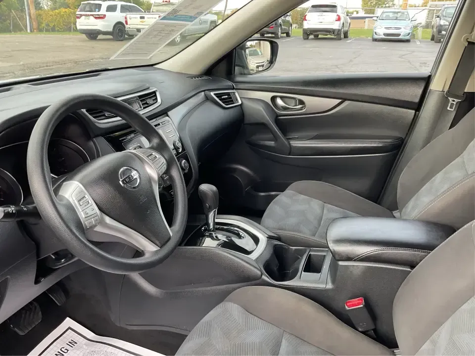 2016 Nissan Rogue S (KNMAT2MV7GP) with an 2.5L I-4 DOHC engine, CVT transmission, located at 1184 Kauffman Ave, Fairborn, OH, 45324, (937) 908-9800, 39.807072, -84.030914 - **Explore New Horizons with the 2016 Nissan Rogue: Your Ideal Adventure Companion!**<br /> <br /> Are you ready to elevate your driving experience and embark on new adventures? Look no further than this stunning 2016 Nissan Rogue, perfect for family outings, weekend getaways, or those long commutes - Photo#9