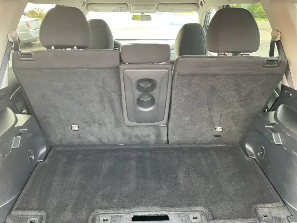 2016 Nissan Rogue S (KNMAT2MV7GP) with an 2.5L I-4 DOHC engine, CVT transmission, located at 1184 Kauffman Ave, Fairborn, OH, 45324, (937) 908-9800, 39.807072, -84.030914 - **Explore New Horizons with the 2016 Nissan Rogue: Your Ideal Adventure Companion!**<br /> <br /> Are you ready to elevate your driving experience and embark on new adventures? Look no further than this stunning 2016 Nissan Rogue, perfect for family outings, weekend getaways, or those long commutes - Photo#12