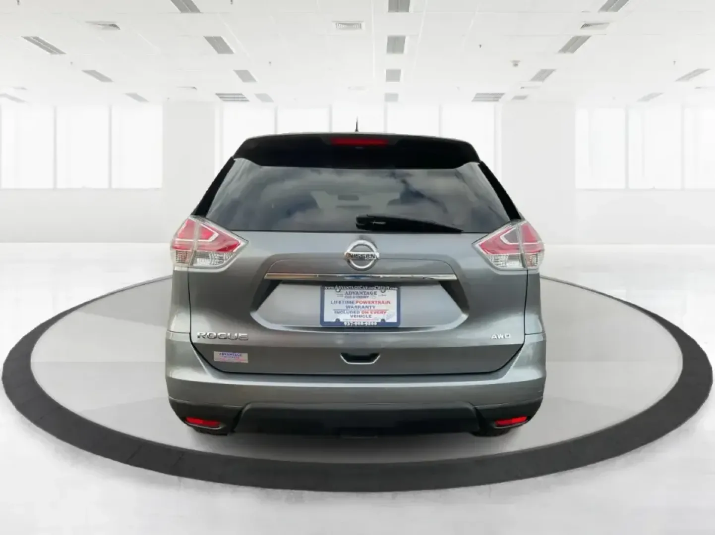 2016 Nissan Rogue S (KNMAT2MV7GP) with an 2.5L I-4 DOHC engine, CVT transmission, located at 880 E. National Road, Vandalia, OH, 45377, (937) 908-9800, 39.891918, -84.183594 - **Explore New Horizons with the 2016 Nissan Rogue: Your Ideal Adventure Companion!**<br /> <br /> Are you ready to elevate your driving experience and embark on new adventures? Look no further than this stunning 2016 Nissan Rogue, perfect for family outings, weekend getaways, or those long commutes - Photo#3