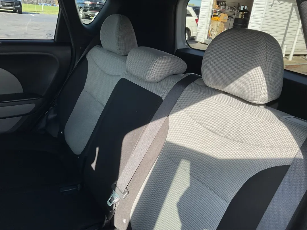 2015 Kia Soul Base (KNDJN2A25F7) with an Other engine, located at 1951 S Dayton Lakeview Rd., New Carlisle, OH, 45344, (937) 908-9800, 39.890999, -84.050255 - Experience the perfect blend of comfort, versatility, and style with the 2015 Kia Soul, available now at Advantage Car and Credit in New Carlisle, OH. Whether you're a busy professional navigating long commutes or a growing family seeking a spacious and safe ride, this vehicle is designed to elevate - Photo#9