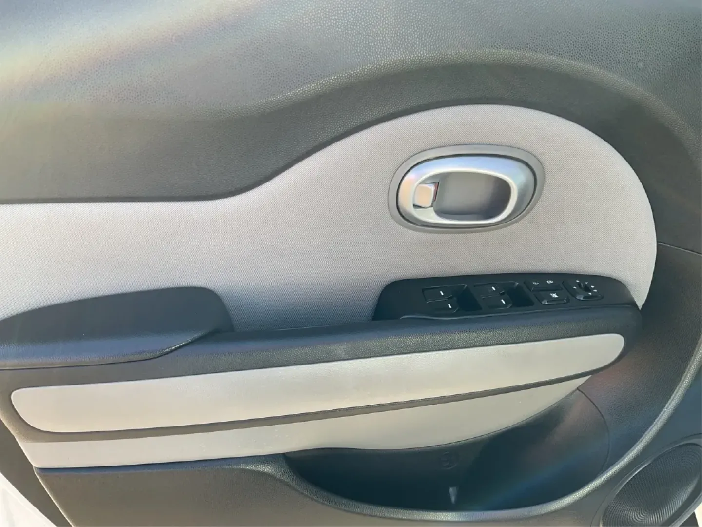 2015 Kia Soul Base (KNDJN2A25F7) with an Other engine, located at 1951 S Dayton Lakeview Rd., New Carlisle, OH, 45344, (937) 908-9800, 39.890999, -84.050255 - Experience the perfect blend of comfort, versatility, and style with the 2015 Kia Soul, available now at Advantage Car and Credit in New Carlisle, OH. Whether you're a busy professional navigating long commutes or a growing family seeking a spacious and safe ride, this vehicle is designed to elevate - Photo#16