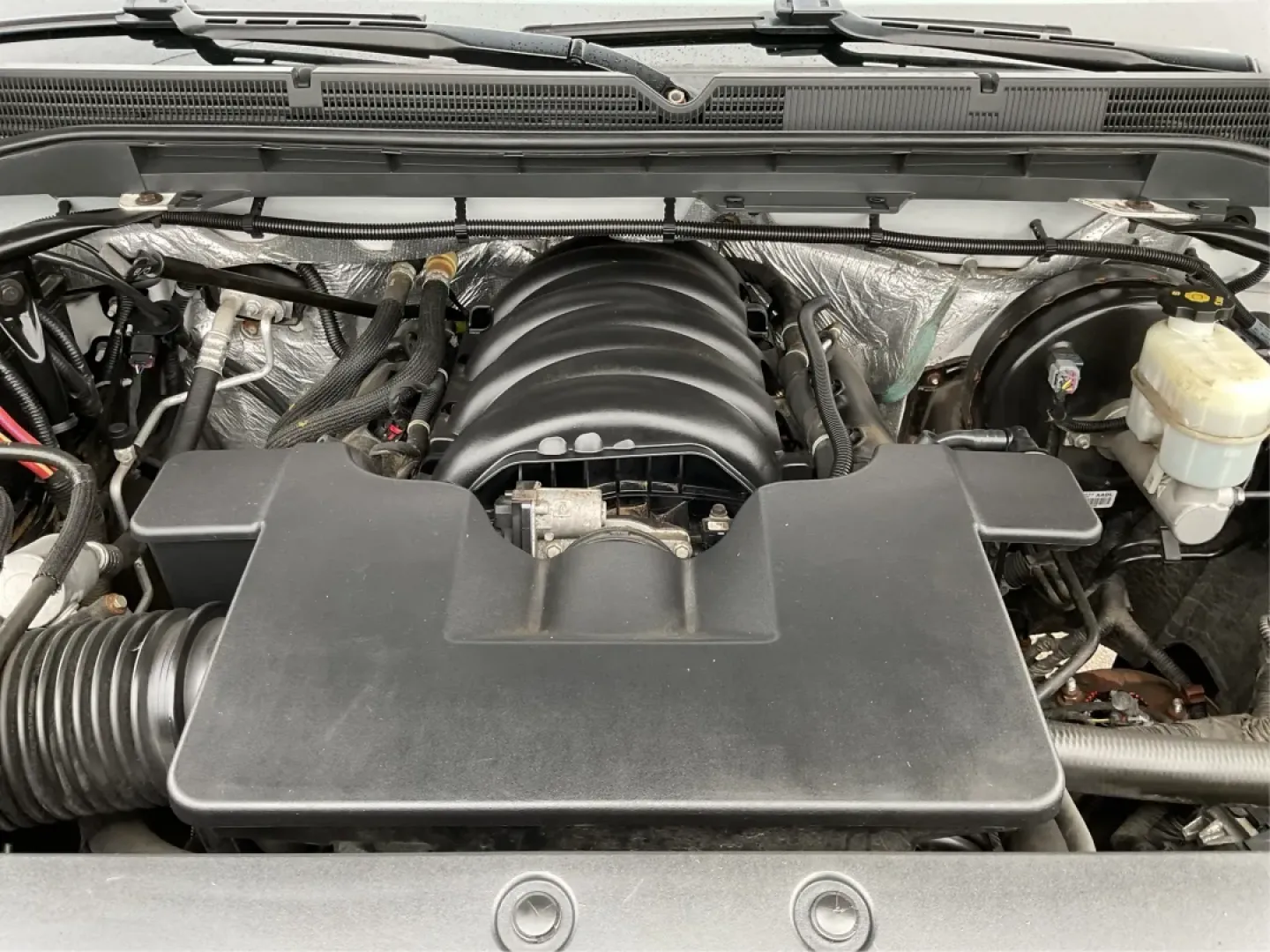 2015 GMC Sierra 1500 SLT (1GTV2VEC7FZ) with an EcoTec3 6.2L V-8 gasoline direct injection engine, located at 1230 East Main St, Xenia, OH, 45385, (937) 908-9800, 39.688026, -83.910172 - **Unlock Your Adventures with the 2015 GMC Sierra 1500 SLT at Advantage Car and Credit - Piqua!**<br /> <br /> If you're seeking a reliable companion for your weekend adventures or a powerful workhorse for everyday tasks, look no further than this stunning 2015 GMC Sierra 1500 SLT. With its robust c - Photo#11