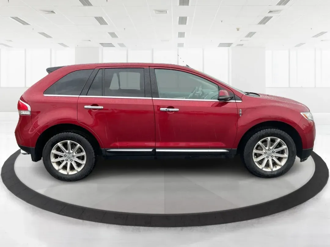 2013 Lincoln MKX Base (2LMDJ8JK8DB) with an Other engine, located at 1951 S Dayton Lakeview Rd., New Carlisle, OH, 45344, (937) 908-9800, 39.890999, -84.050255 - **Drive in Style and Comfort: 2013 Lincoln MKX at Advantage Car and Credit!**<br /> <br /> Are you ready to elevate your daily commute or weekend adventures? The 2013 Lincoln MKX is the perfect vehicle for those seeking luxury, reliability, and versatility. Whether you're a growing family looking fo - Photo#1
